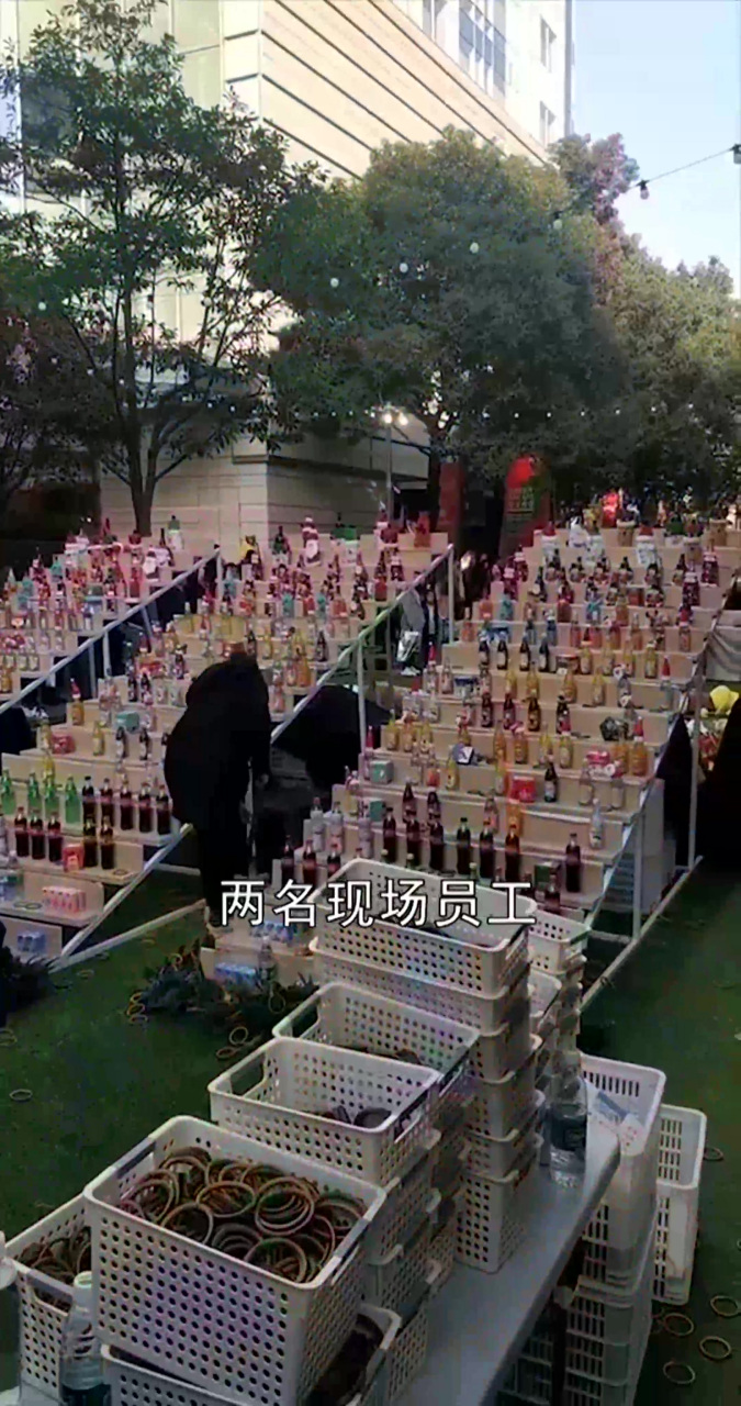 小伙套圈套到一辆价值二十万的车,老板事后却后悔,直言想私了!