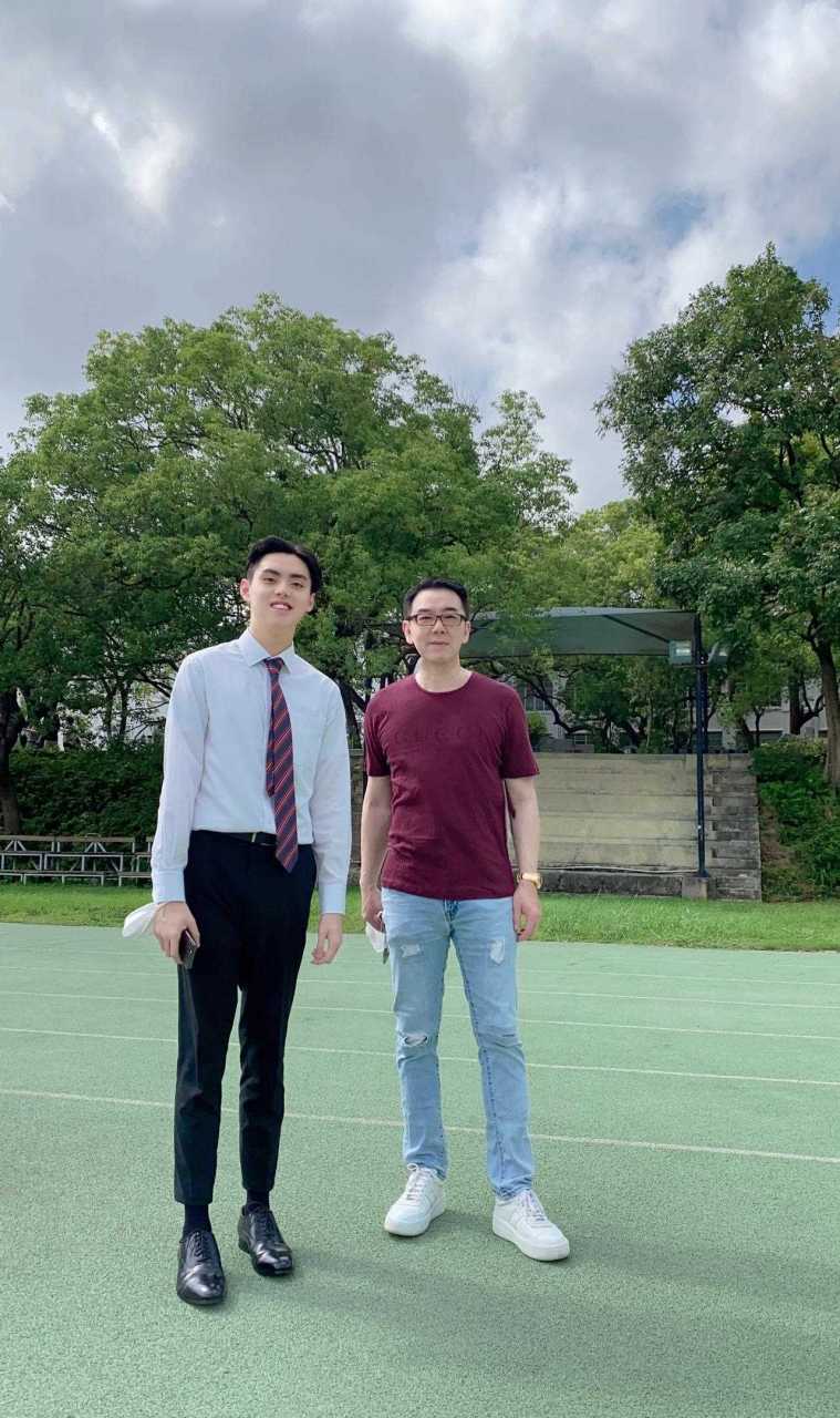 香港著名演员王书麒的生活照,他今年都已经56岁[已阅]