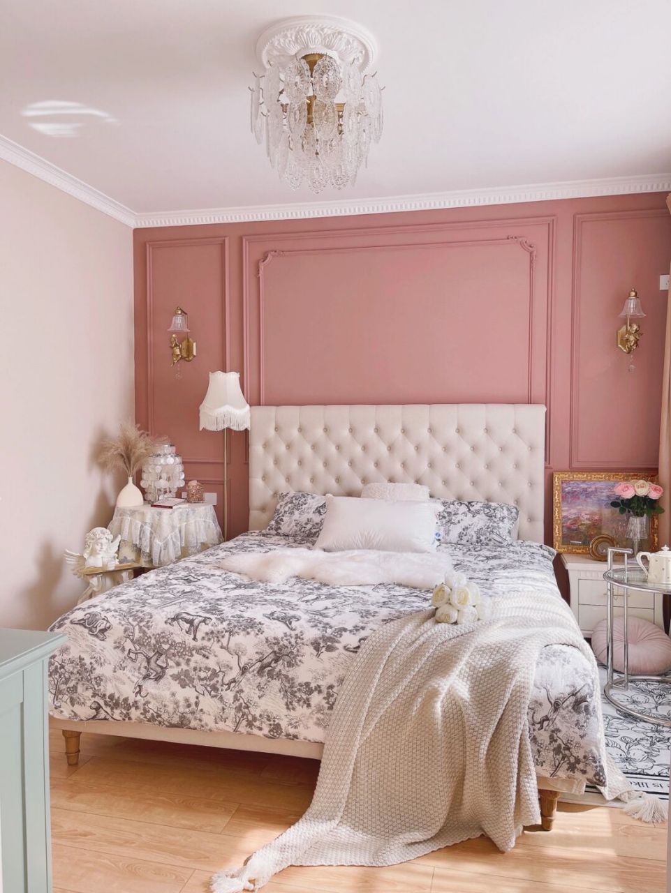 粉色背景墙的少女感,奶咖配褐珊瑚真的好看到尖叫!