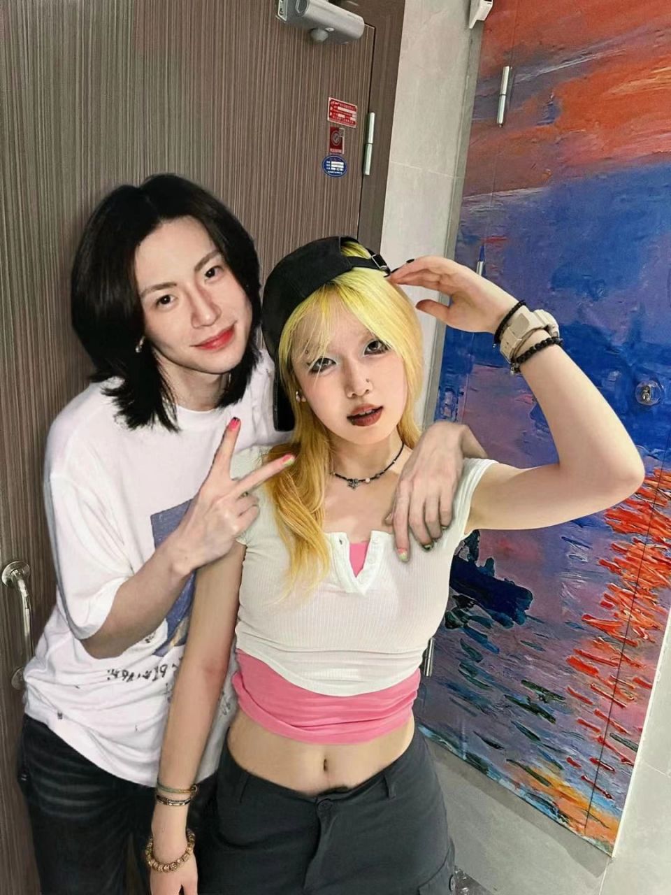 和王琳凯合照啦 宝宝你是小猪