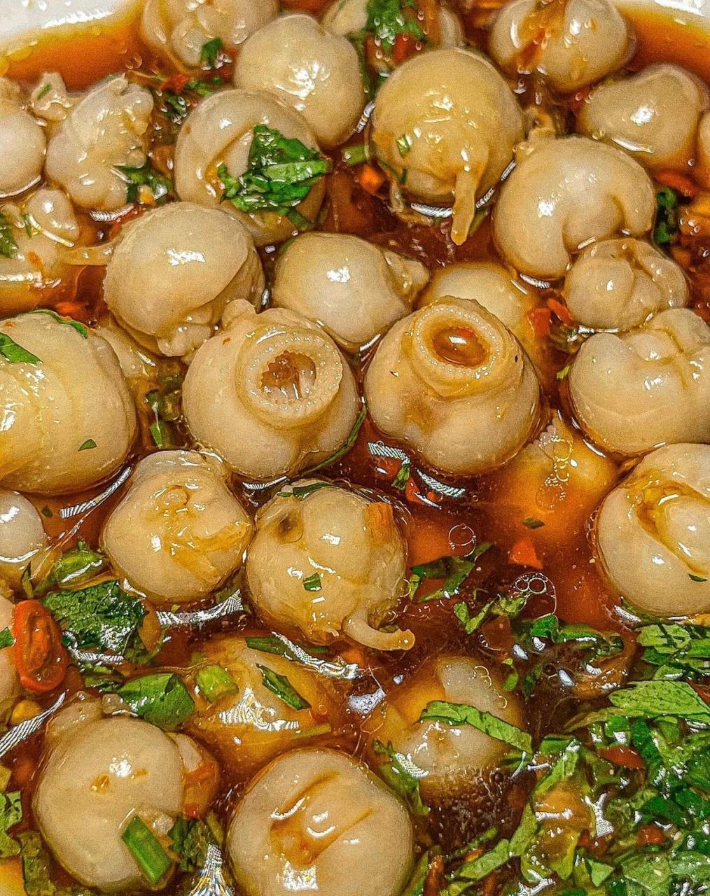 一定要试试这个凉拌墨鱼嘴…… 酸酸辣辣巨开胃….