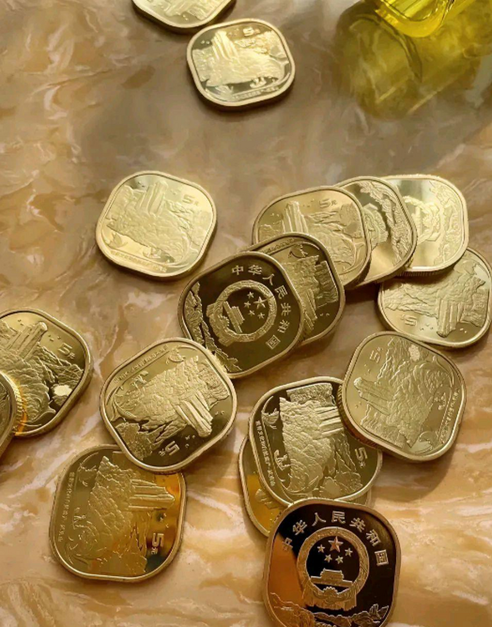 硬币都有5元了?