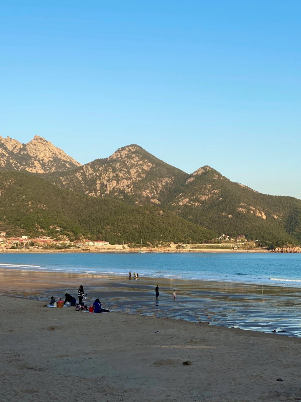 无人的超美海滩快冲  在远离市区的一片海滩,位于流清河公交站下方,这