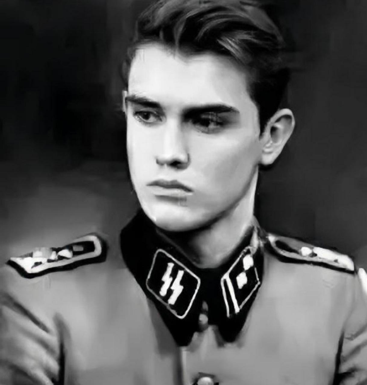 这张照片里那个帅气男子名叫马克斯·温舍,是德国党卫军的一员!