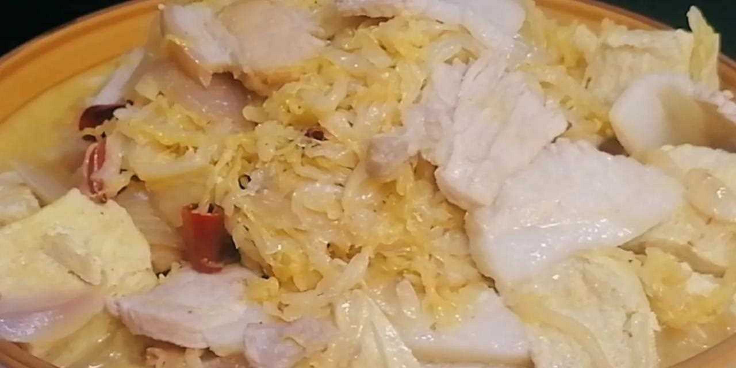 东北特色的酸菜炖冻豆腐,咋吃都不够,在喝上一口酸菜汤,真好[嘘]