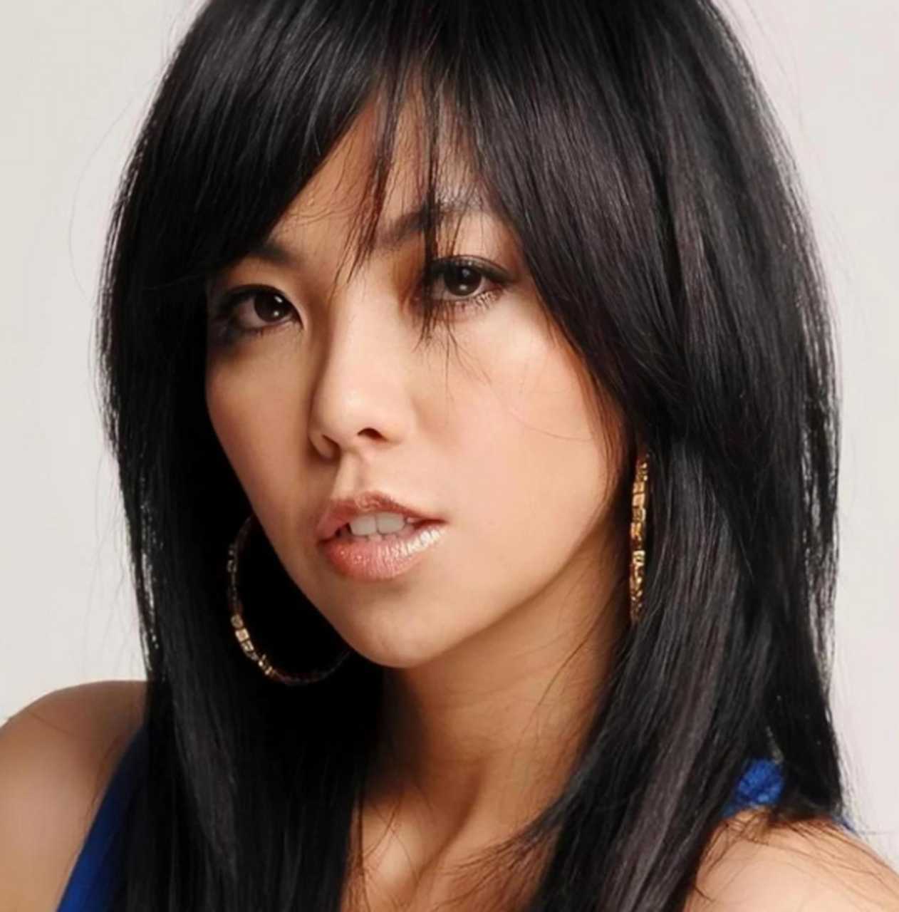 年轻时候的张惠妹,竟然也有这样的美腿.