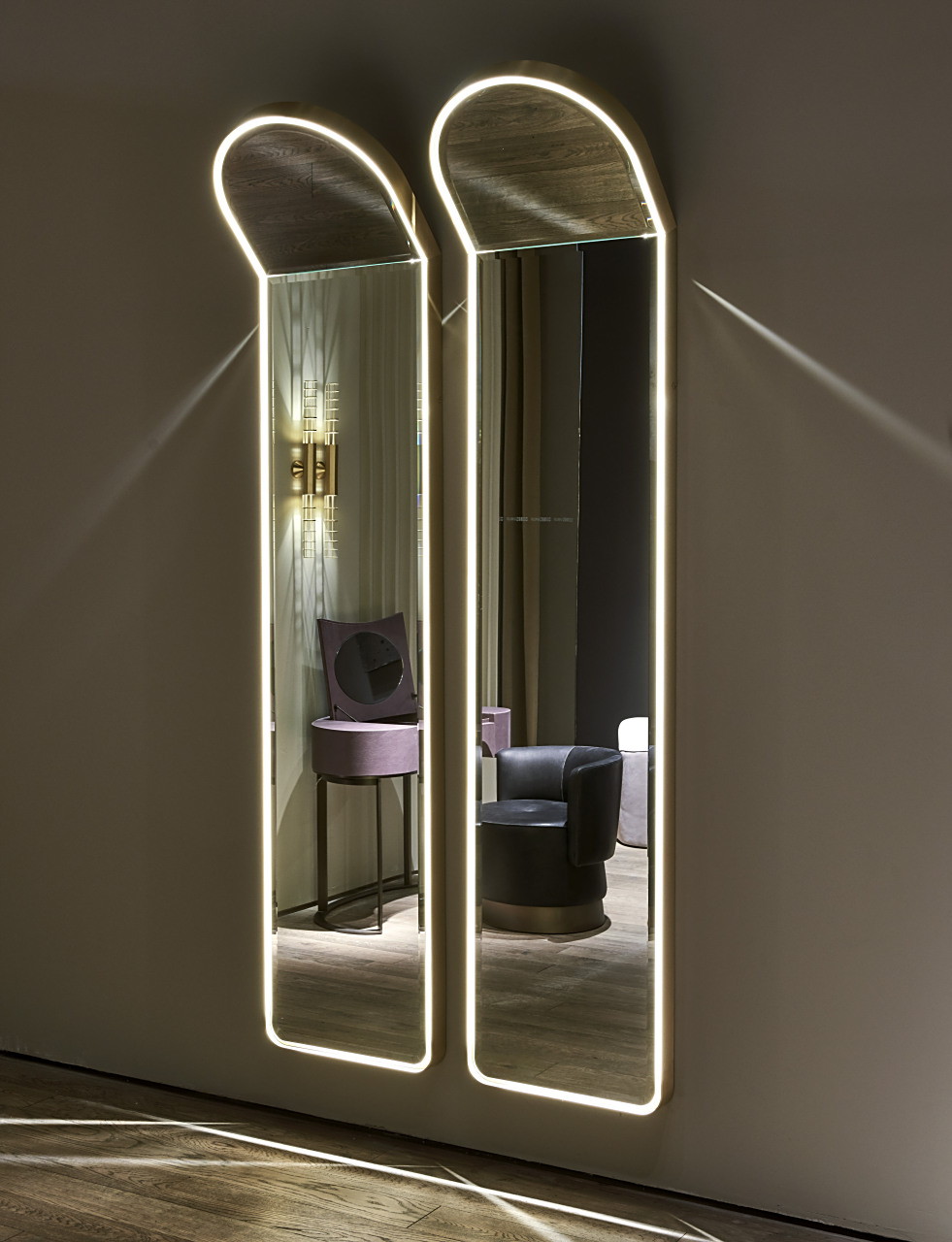 自带氛围灯的镜子,照一整天都不会腻!