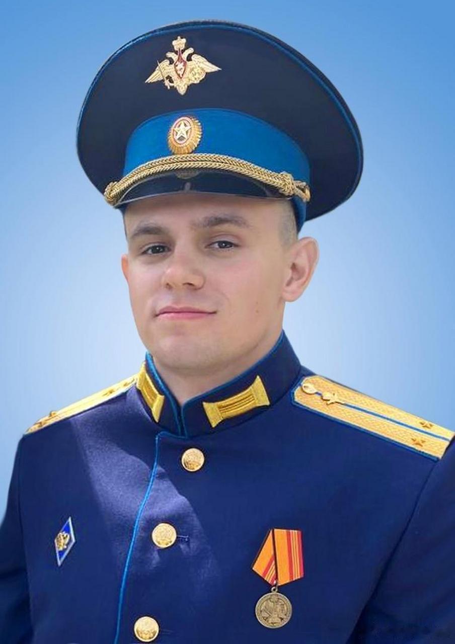 俄罗斯近卫军中尉罗曼-维亚切斯拉夫维奇-索柳科夫,1998出生,2022年才