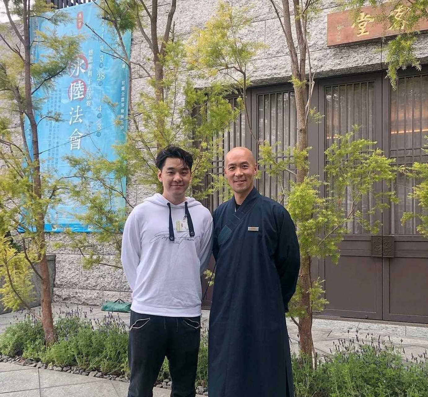 在古惑仔电影中饰演恐龙的演员林伟亮,年看破红尘决心出家,法号为「衍