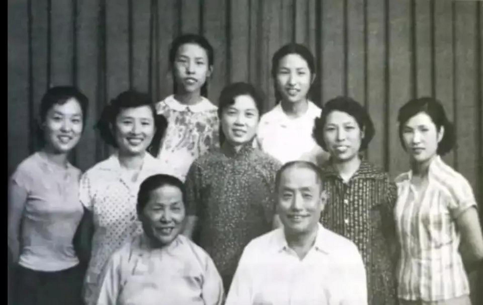 常氏相声鼻祖常连安有两位夫人,大夫人人称"瘦奶奶"叫田英,田夫人生下