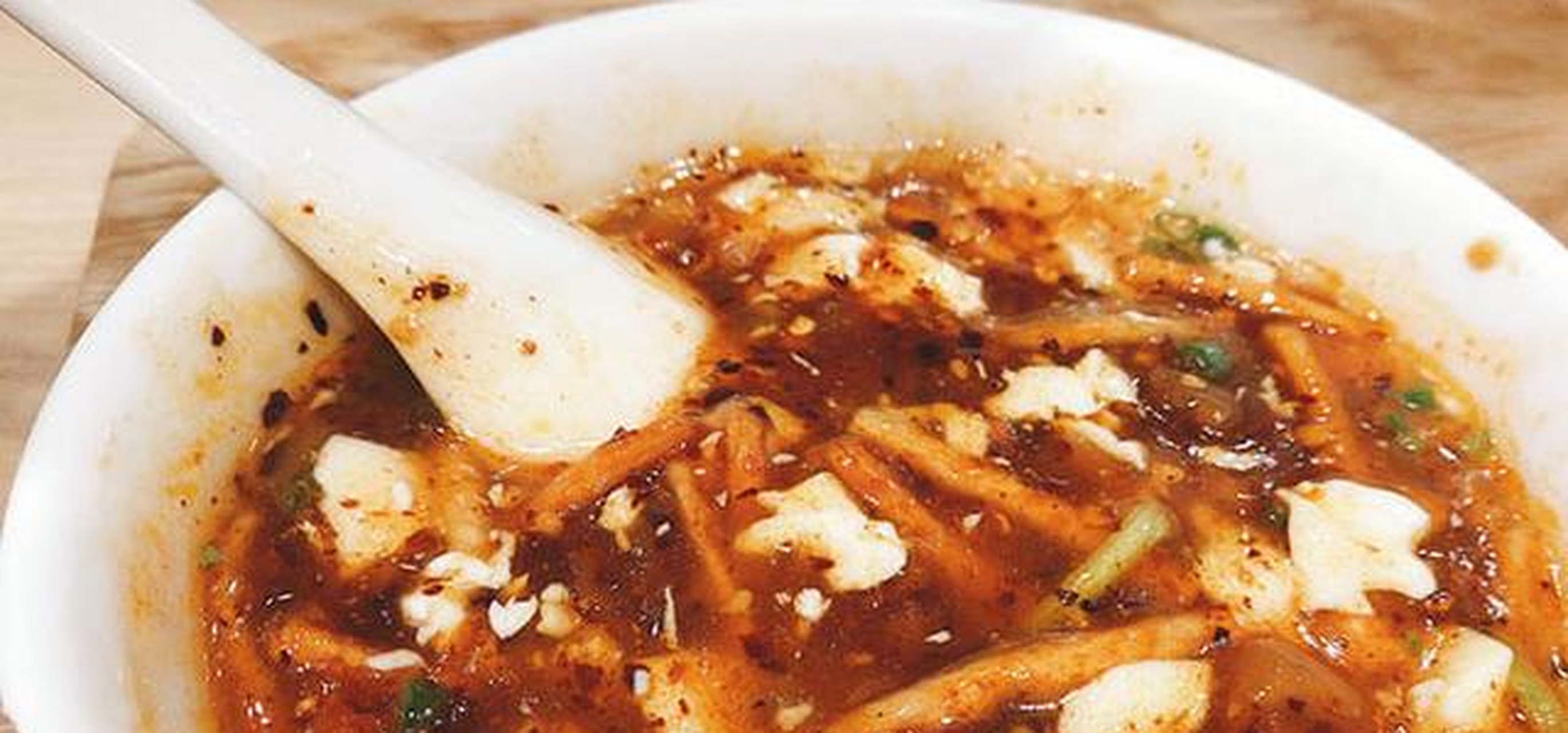 老豆腐又被大家称为北豆腐,是山东传统的特色小吃,我相信山东人一定不