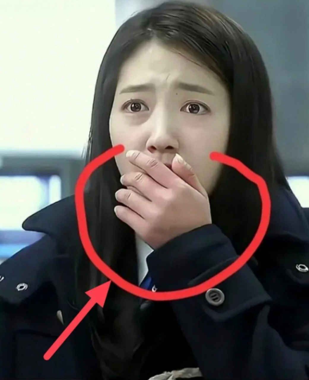 朴信惠的脸是好看的,但这个手怎么回事