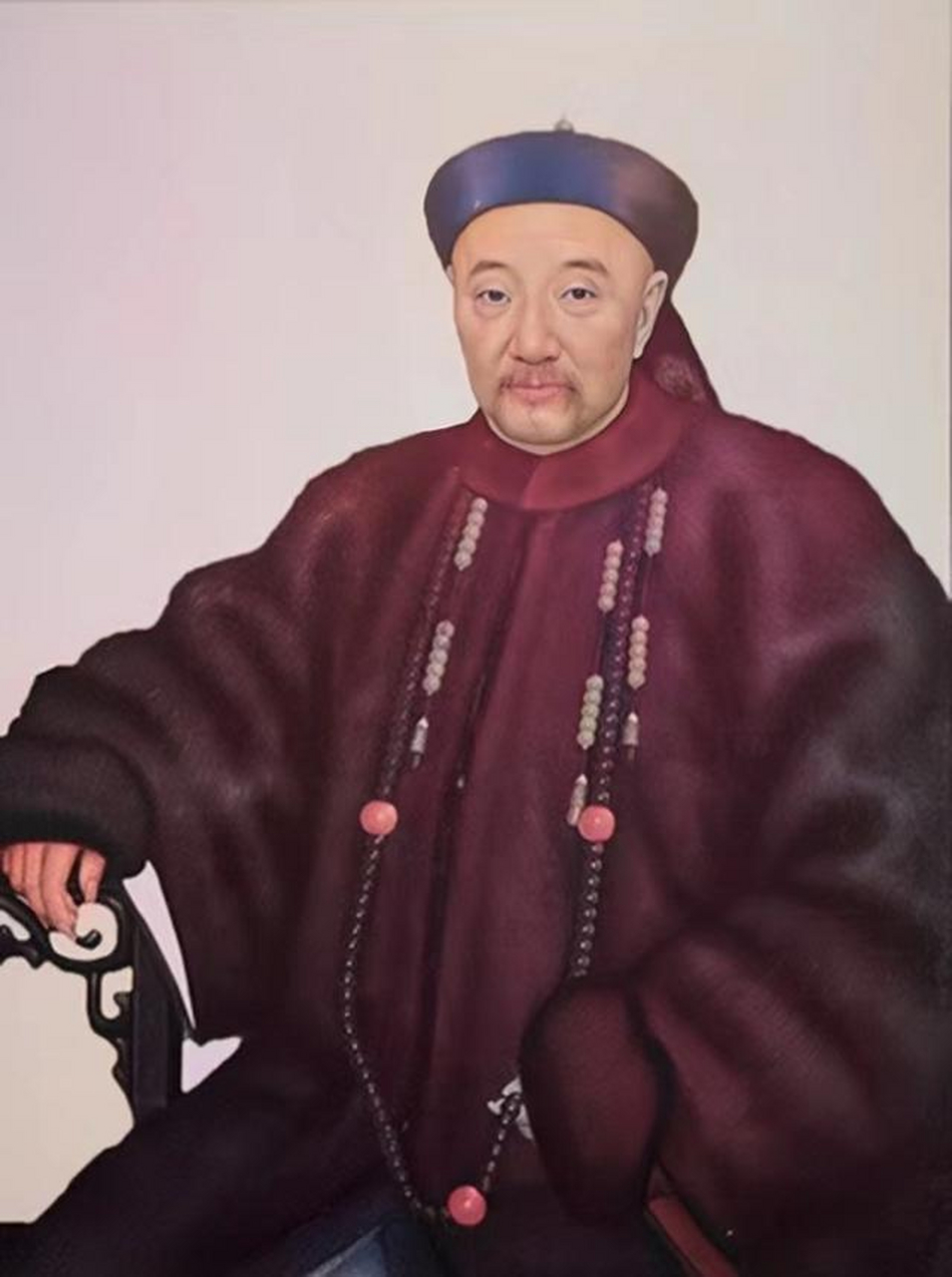 1885年,病危的胡雪岩对九姨太说:我死后葬礼上会来一个戴铁帽子神秘人