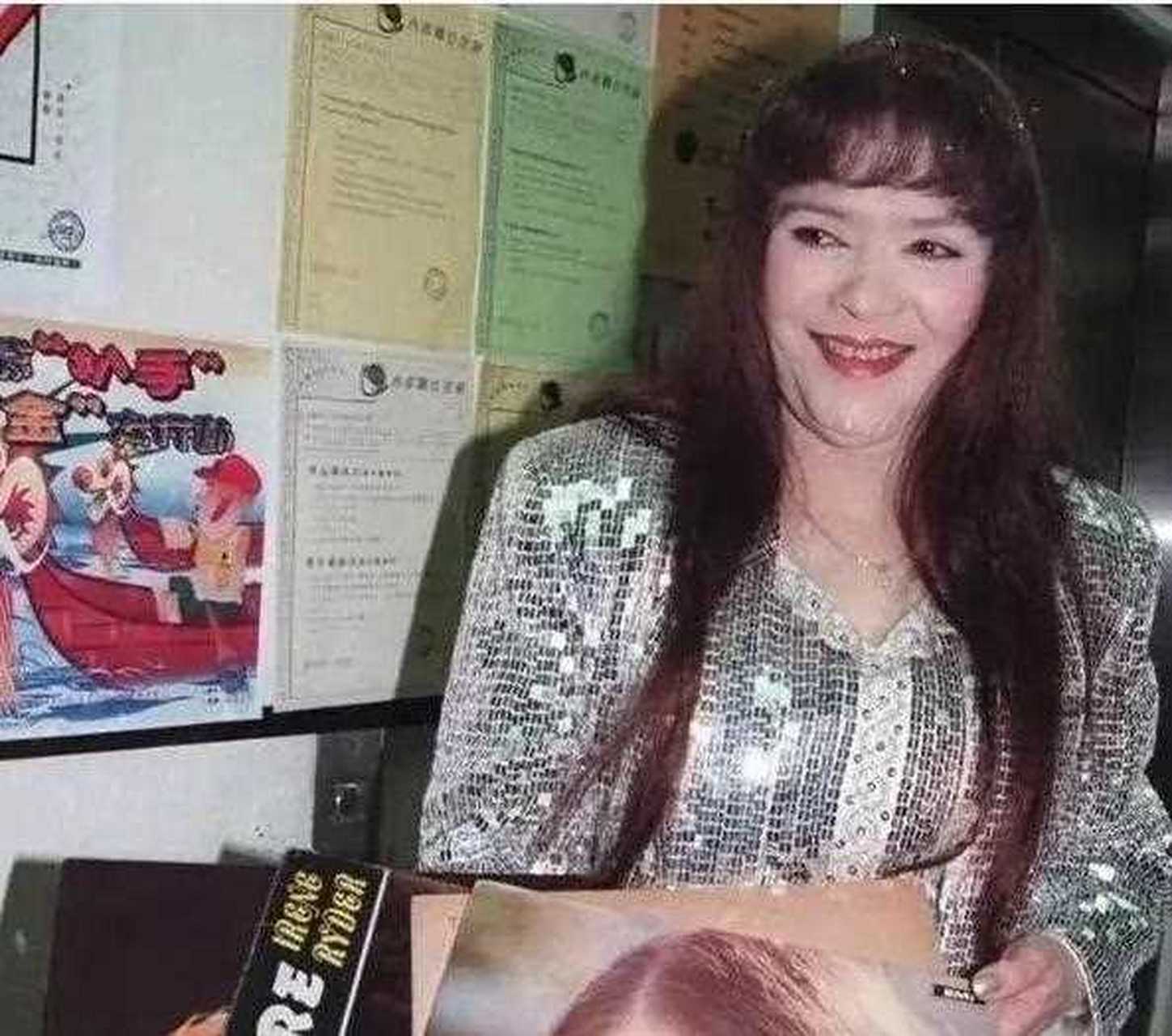 梁小龙前妻黎爱莲图片