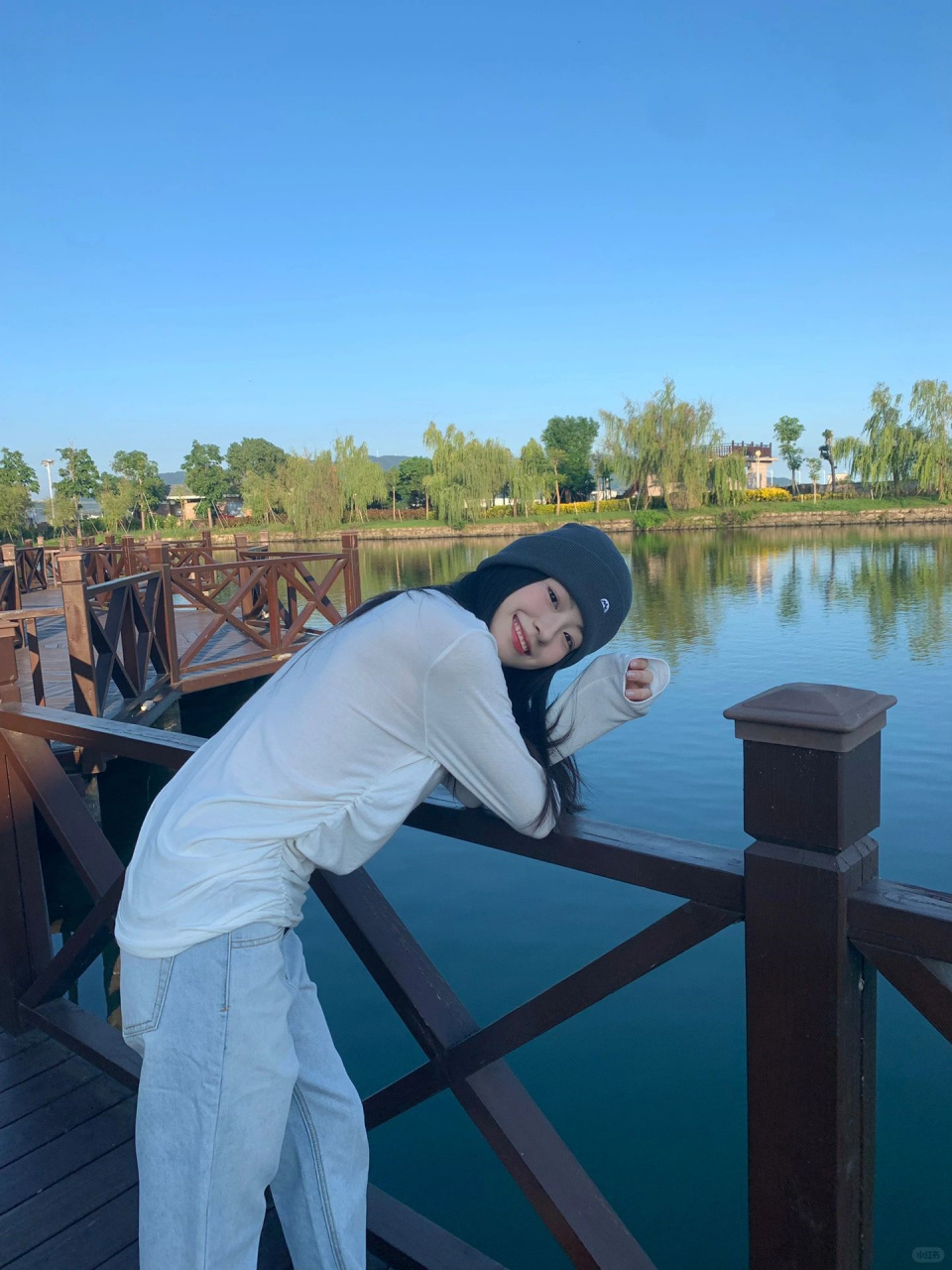 gai溜子 遛修勾版  朋友给我拍照我才发现 我走路姿势忒扭歪 改改改