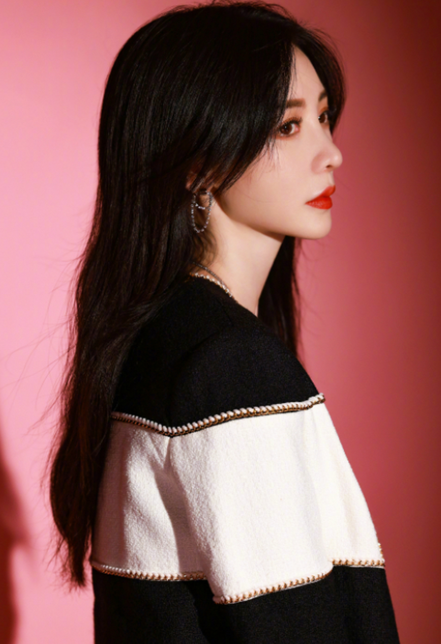 柳岩近期状态很好呀,镜头记录下了许多美好的瞬间 #柳岩身材好绝