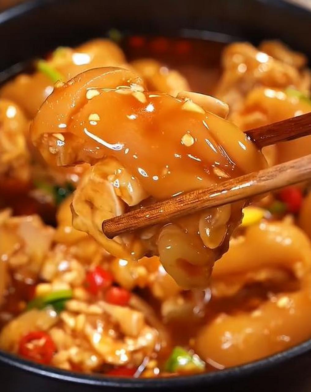 99酸辣柠檬猪蹄的做法99  95"酸辣柠檬猪蹄" 是一道独特的中式