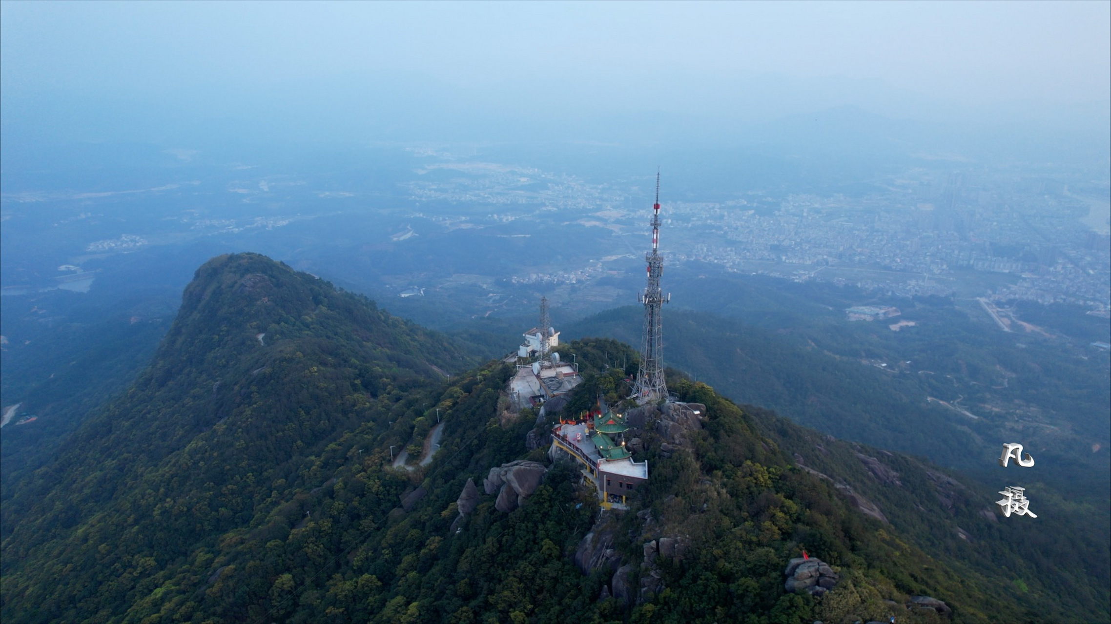 火山嶂,位于广东省汕尾市陆河县河田镇境内,是莲花山脉的延伸.