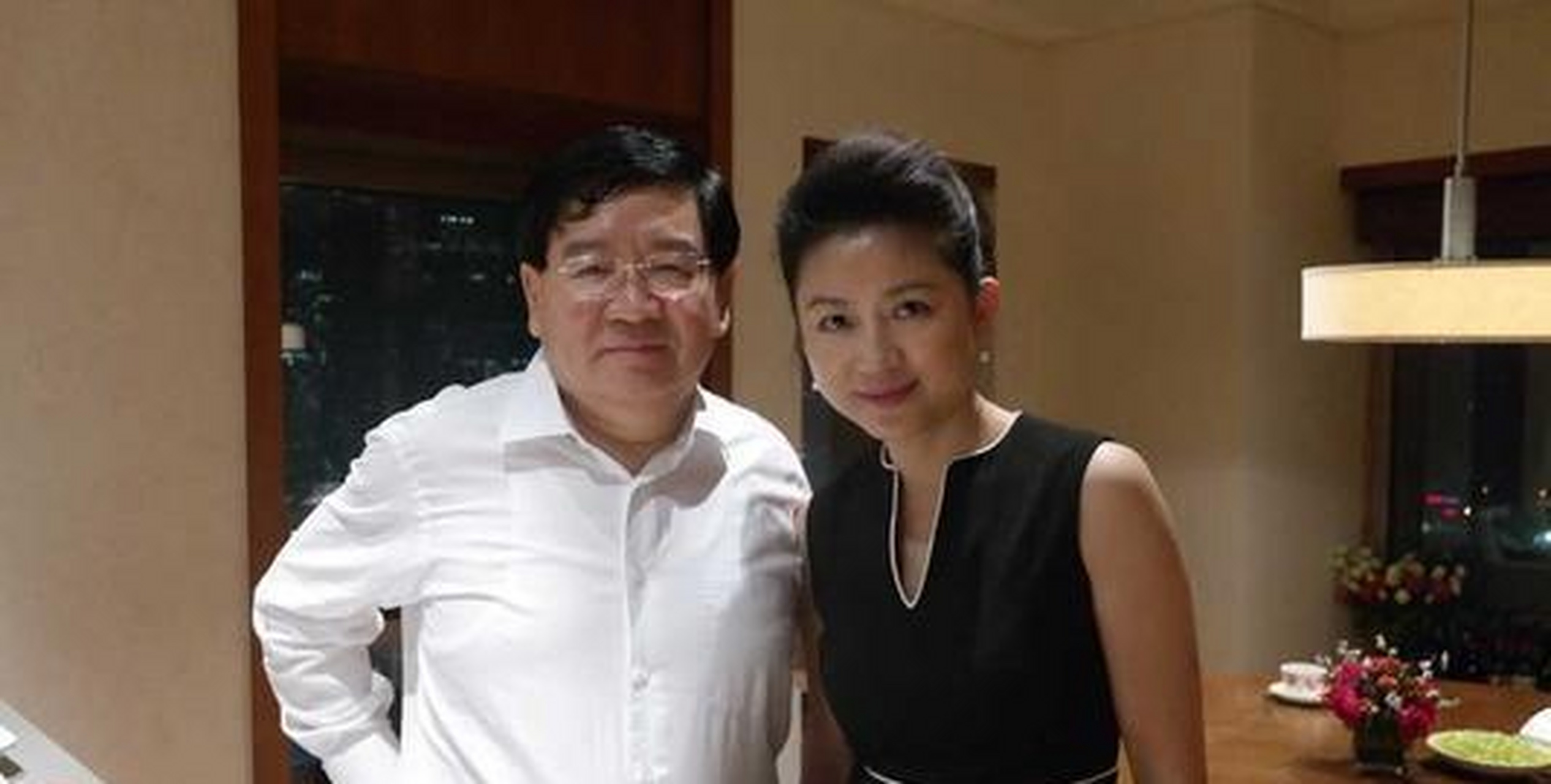 当时吕成功是王小丫所在班的辅导员,虽说是辅导员却比王小丫还要小上