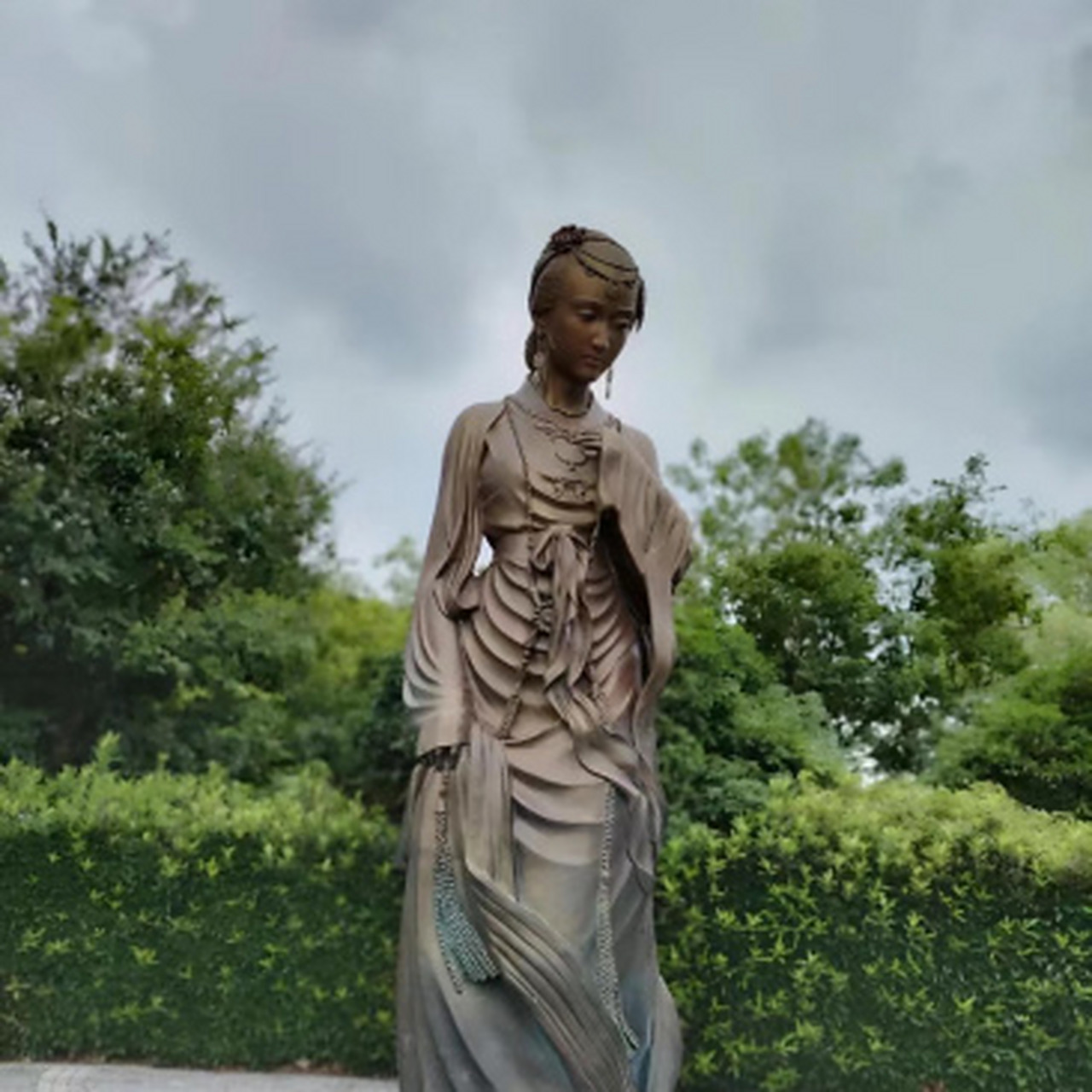 这雕像是那位古代女人