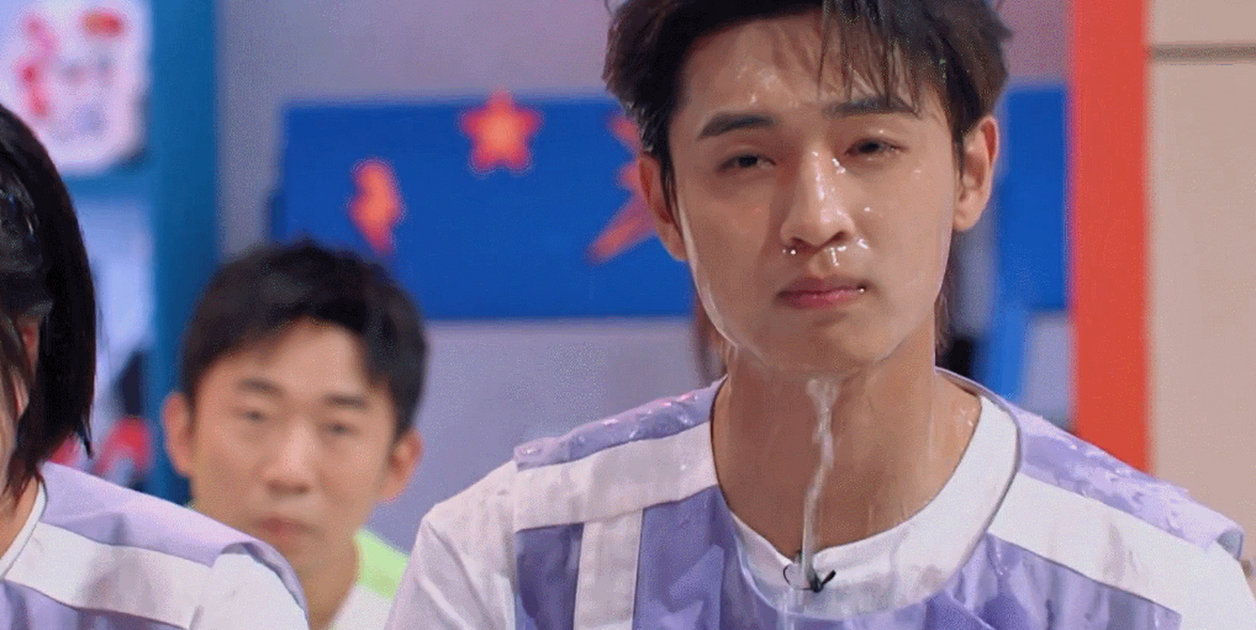 5月20日,综艺《你好,星期六》中,秦霄贤说:"我喜欢的人就在现场你!