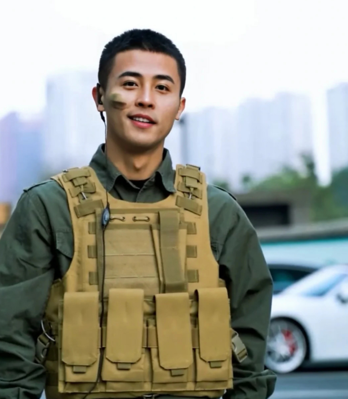 认识很多当兵男生,怎么头像清一色都是他?