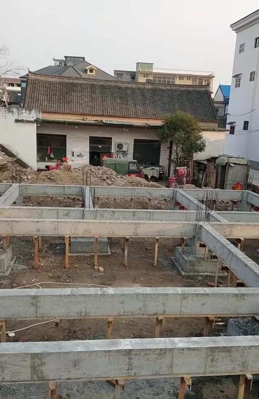 网友:老乡家这样设计的地基,在村里我还是第一次见这样设计地基的,我