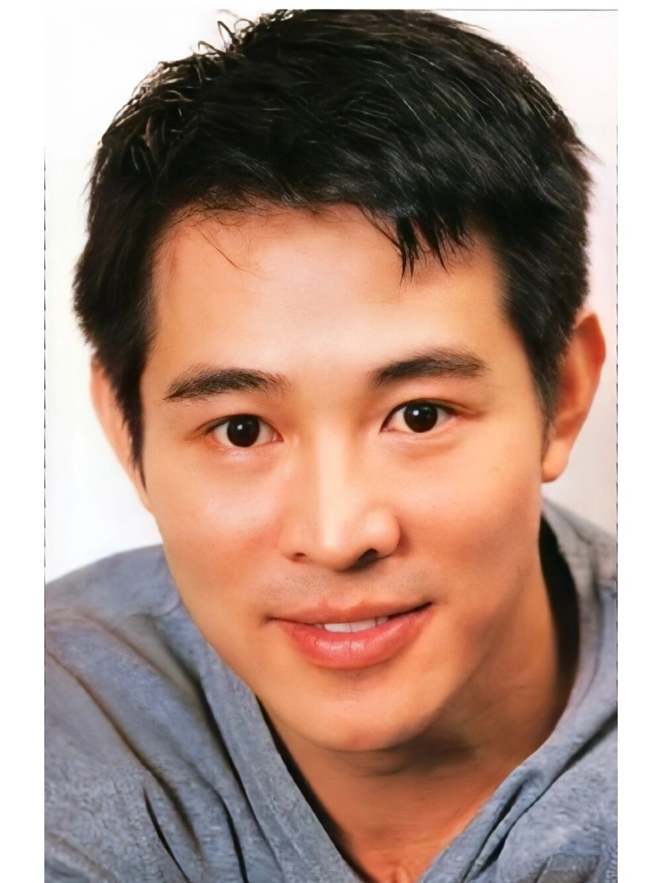 年轻时的李连杰和现在的李连杰,面相颜值差距真