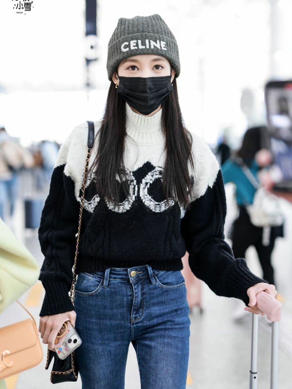 李一桐穿jennie同款毛衣 这一身搭得好看!