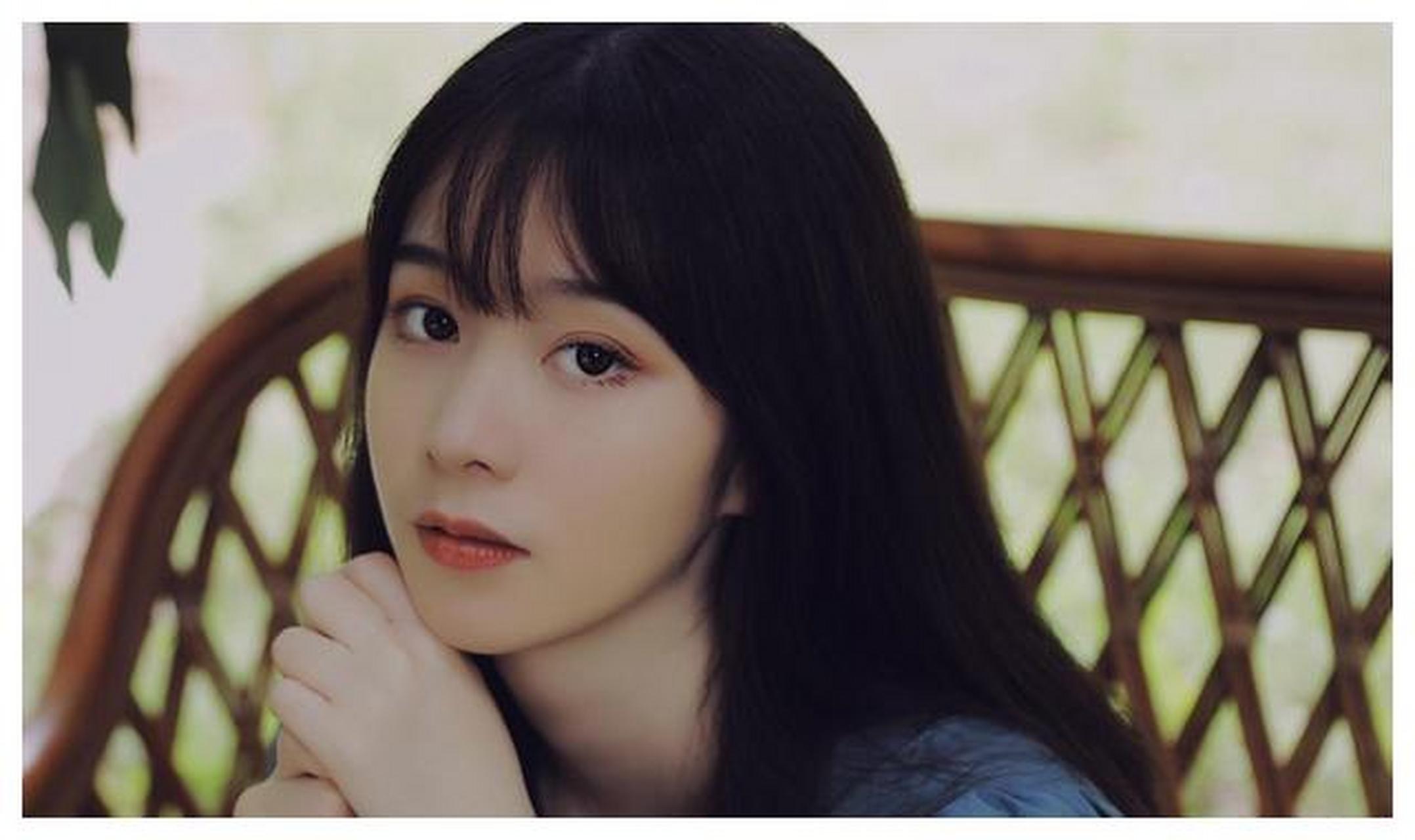 清新淡雅气质小师妹,波西米亚风长裙