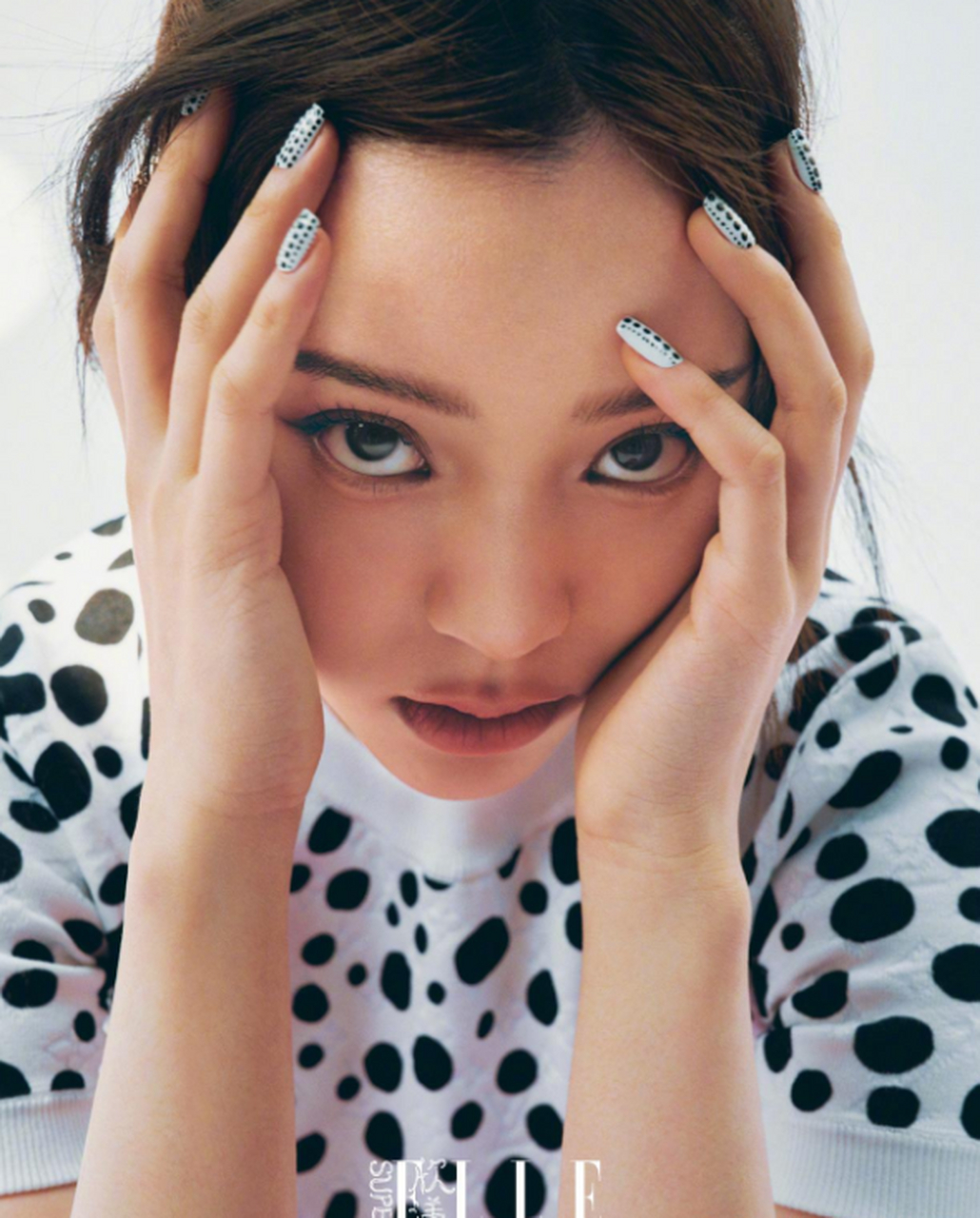 欧阳娜娜的美甲,密集恐惧症别看