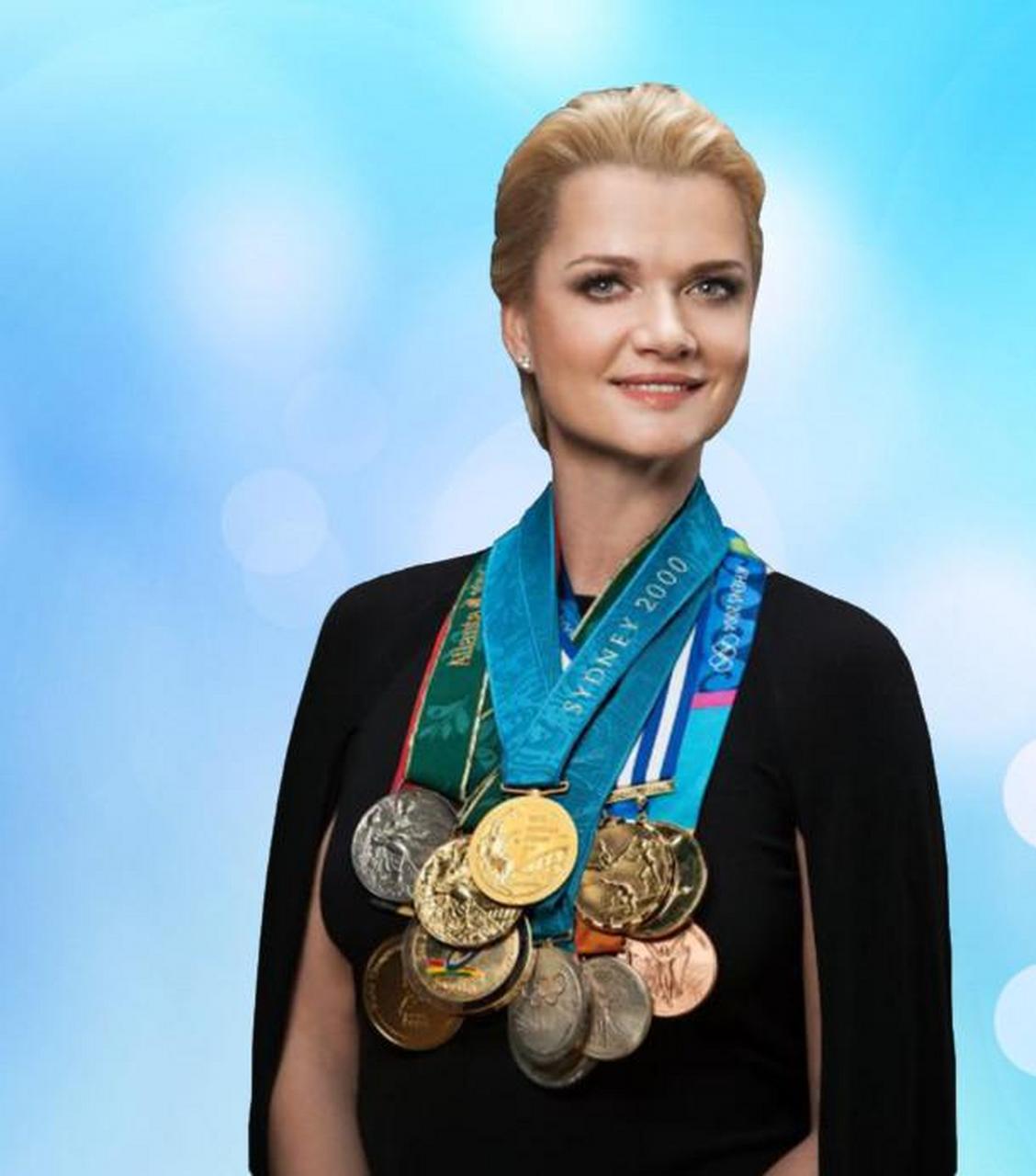 2007年10月 河南少林寺时 ,俄罗斯体操女王霍尔金娜和少林方丈的合影