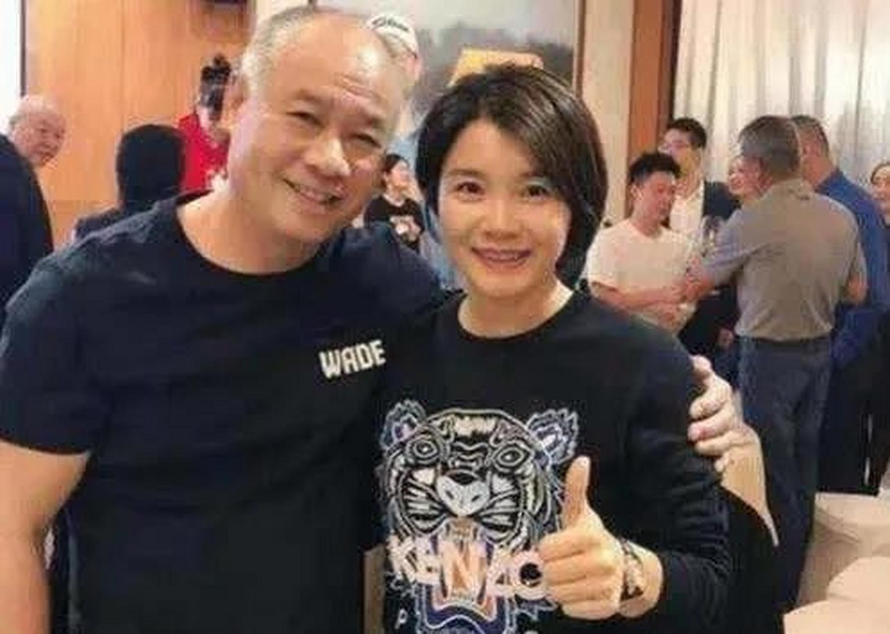 百家号星火计划# 1993年,李宁和师姐陈永妍喜结连理,婚后6年间,陈永