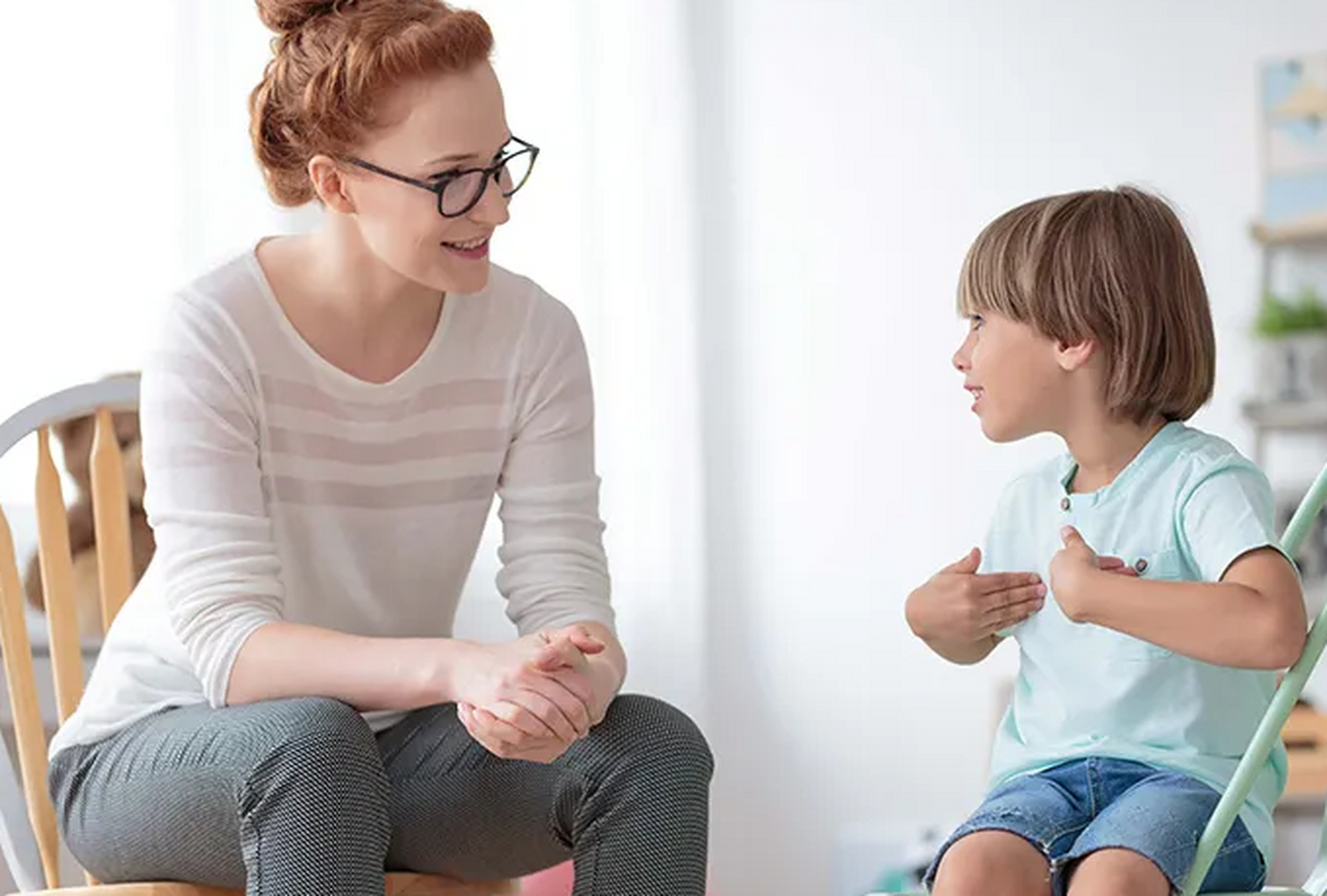 婴幼儿阶段出现口吃是比较常见的,尤其在1岁多的孩子刚刚学说话的