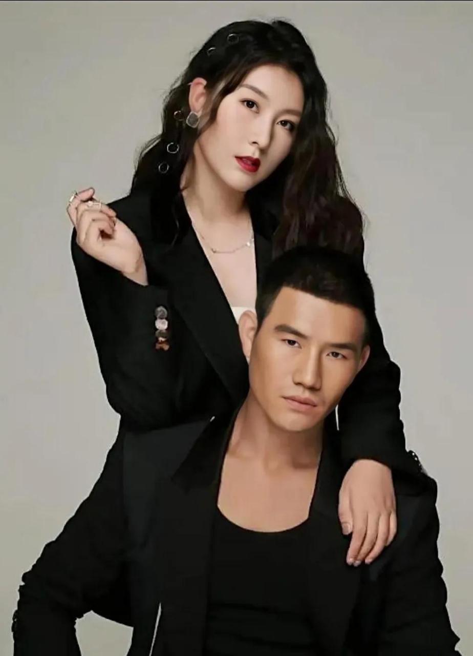 据报道,嘎子哥谢孟伟的妻子出轨了自己的健身教练,而谢孟伟已经知道