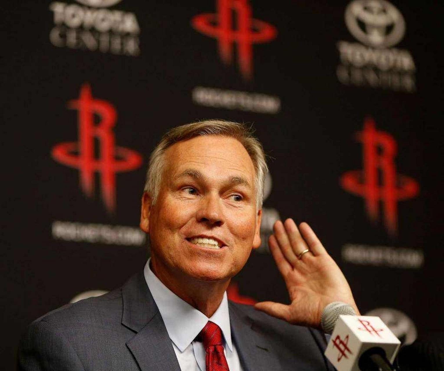 gif创作人# 骑士队战术鬼才泰伦卢是本赛季第一位下课的教练,他之后