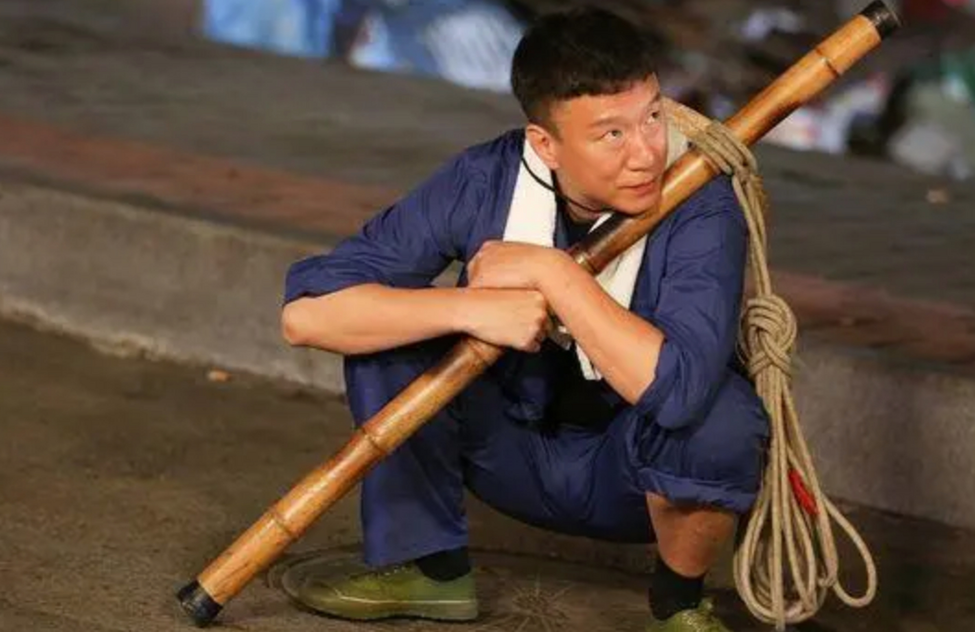 在一档节目中,孙红雷质问黄渤:"我零片酬出演你的电影,你为什么要