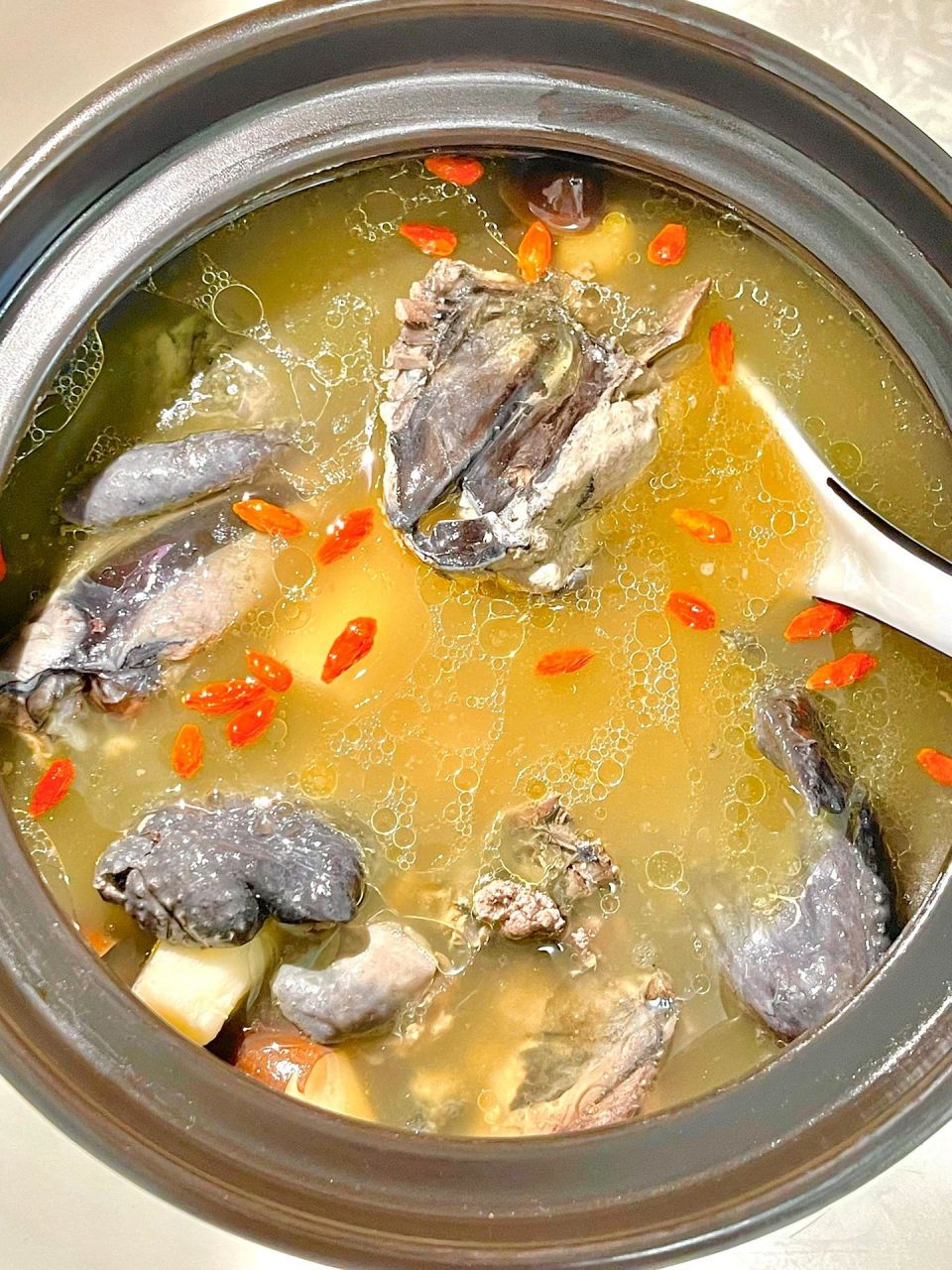 真的太太太鲜美了,无敌好喝每次看到鸡纵菌就绕不开道,一定会买一点