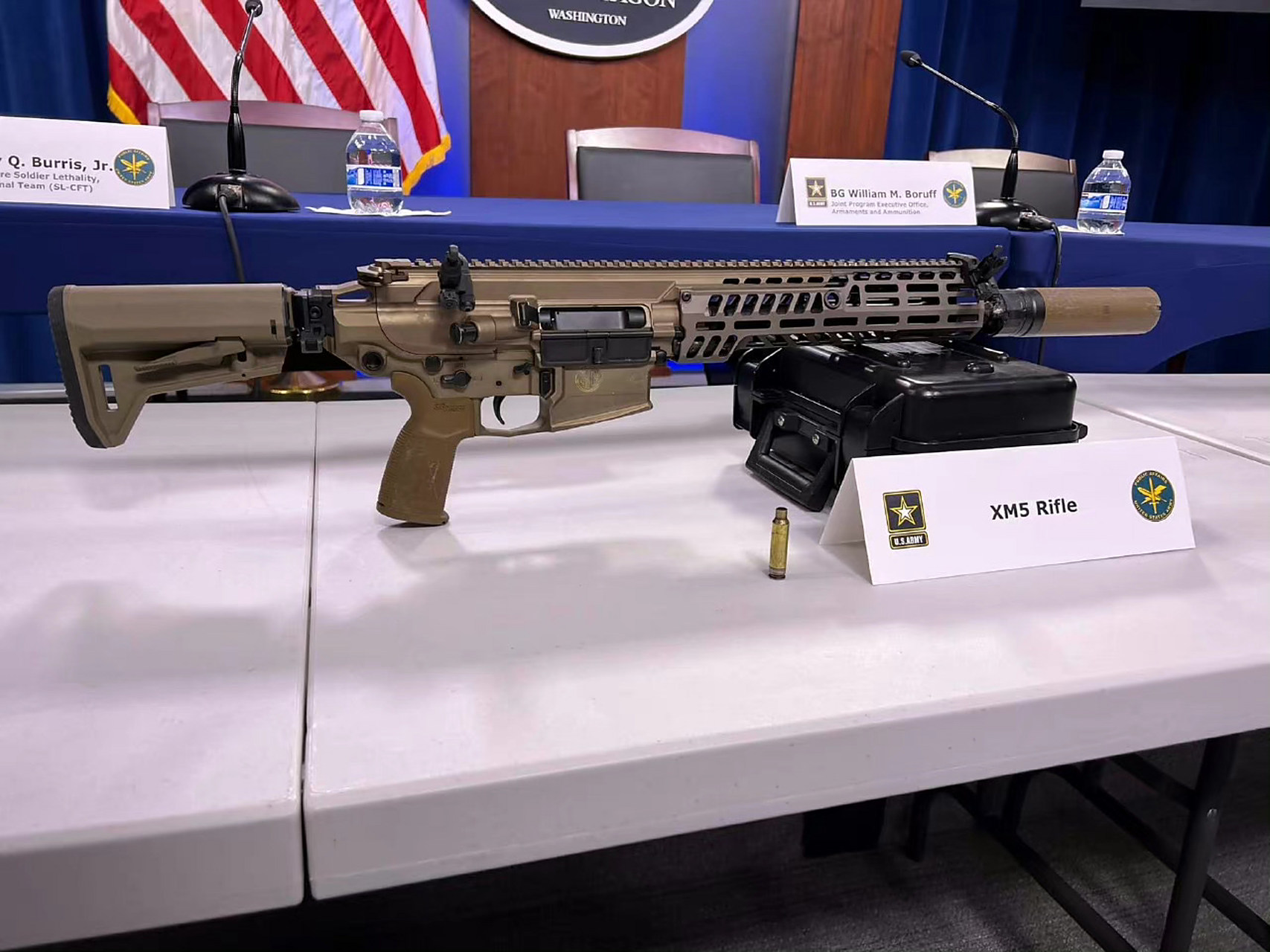 美国陆军新一代枪械原来叫xm5,现在已经正式改名xm7,以后大批量列装后