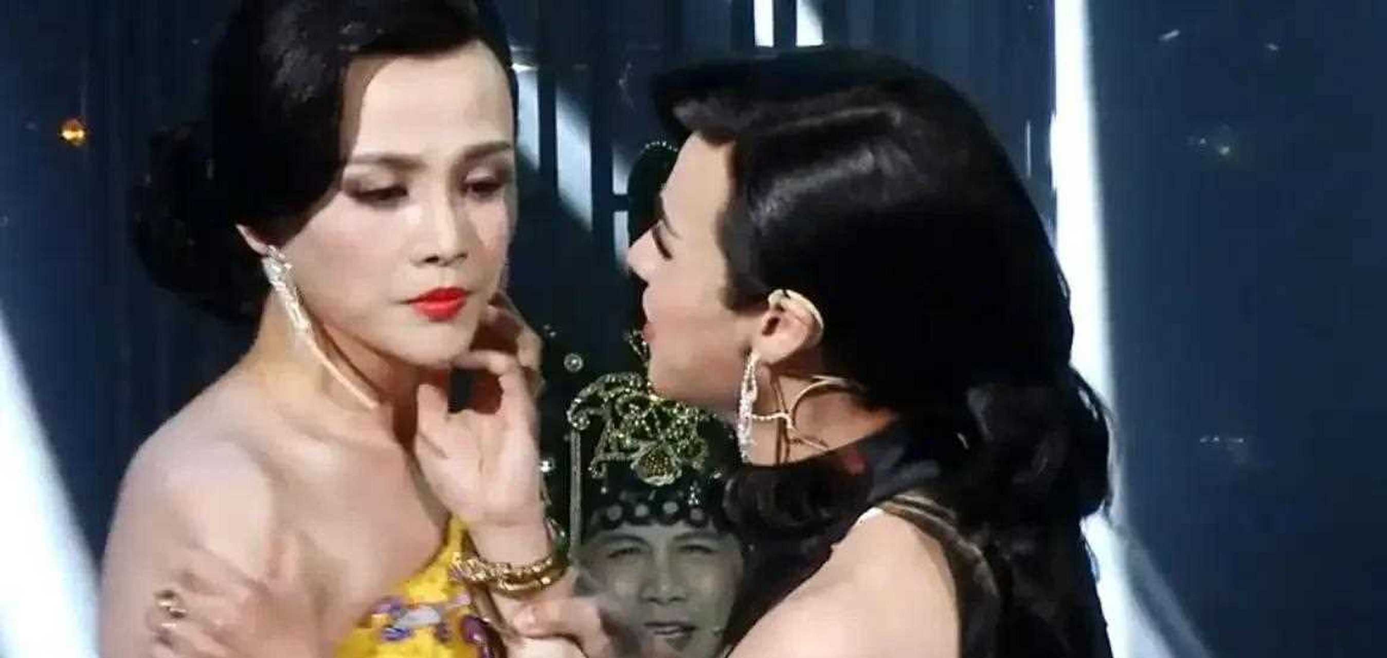 《百变大咖秀》朱婧汐模仿王菲"一战封神.