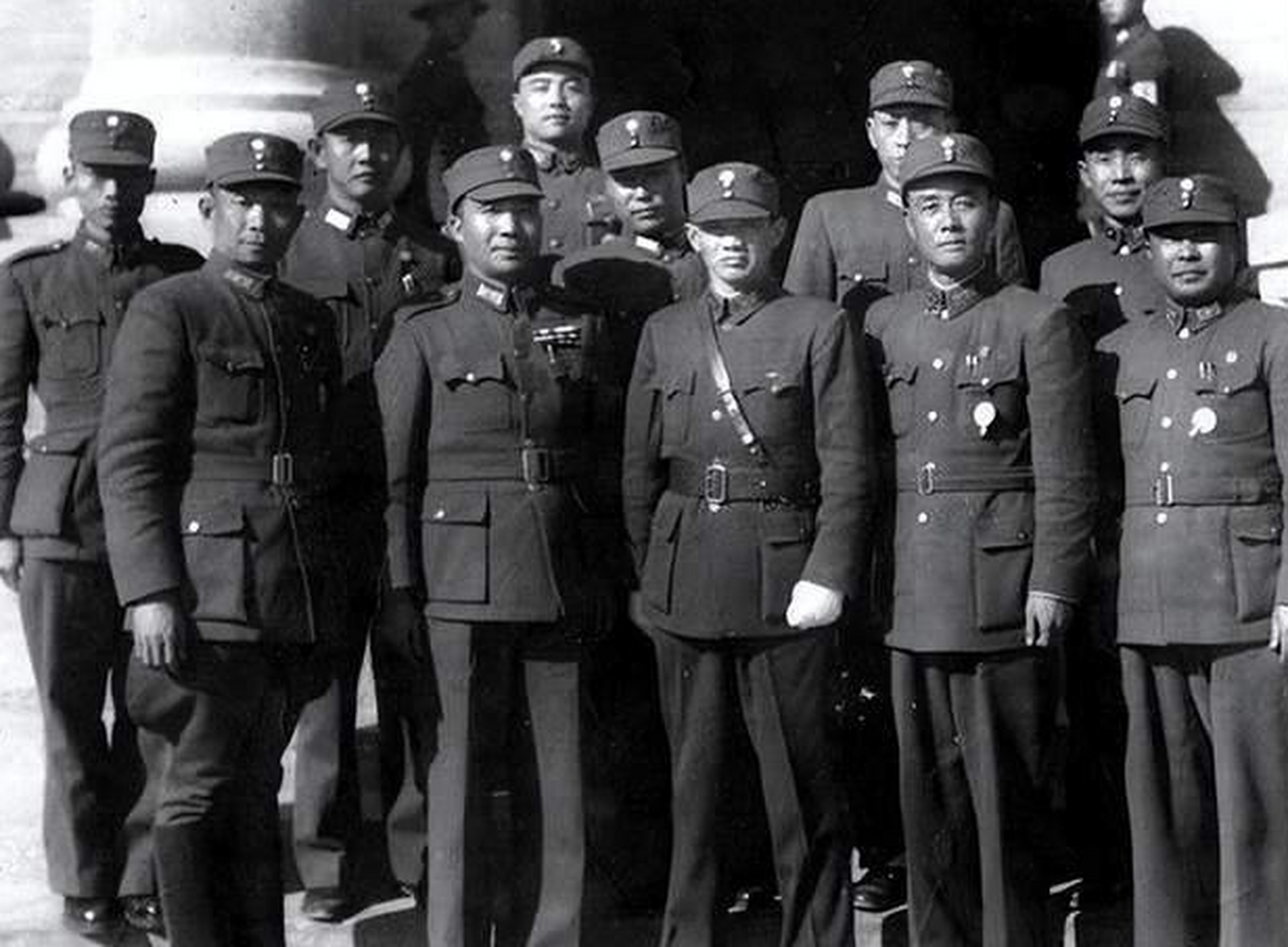 1943年的74军,班底厚实.军长王耀武,副军长李天霞  57师善于防守,多次