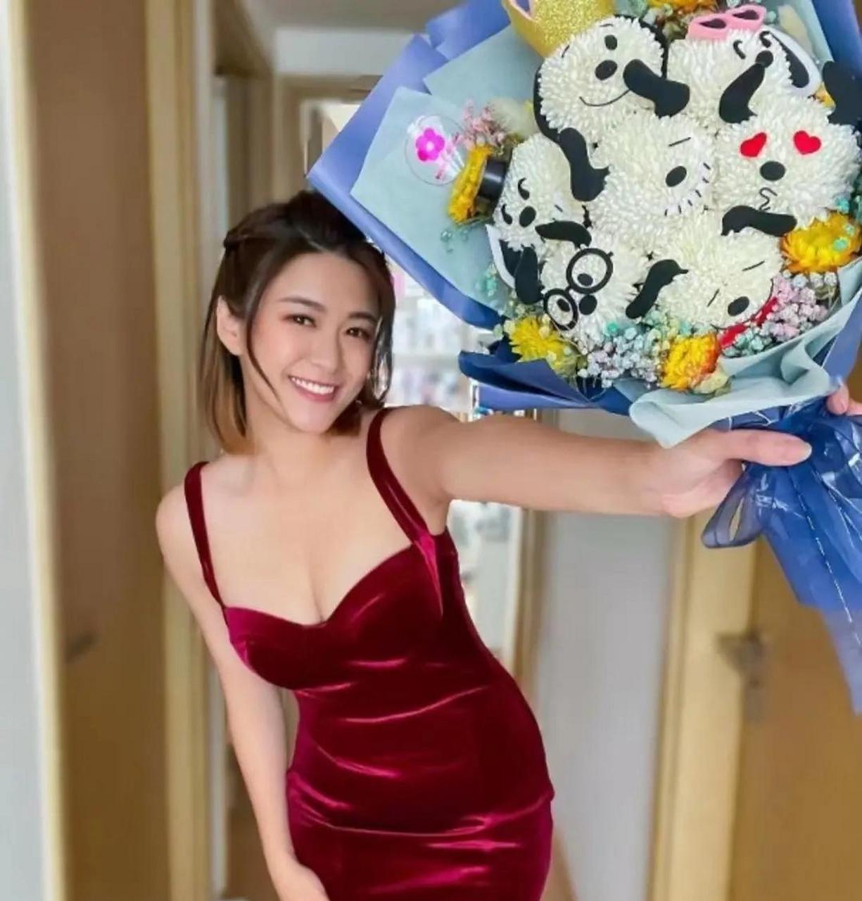 深夜秀身材,tvb上位小花江嘉敏红色紧身裙女人味十足