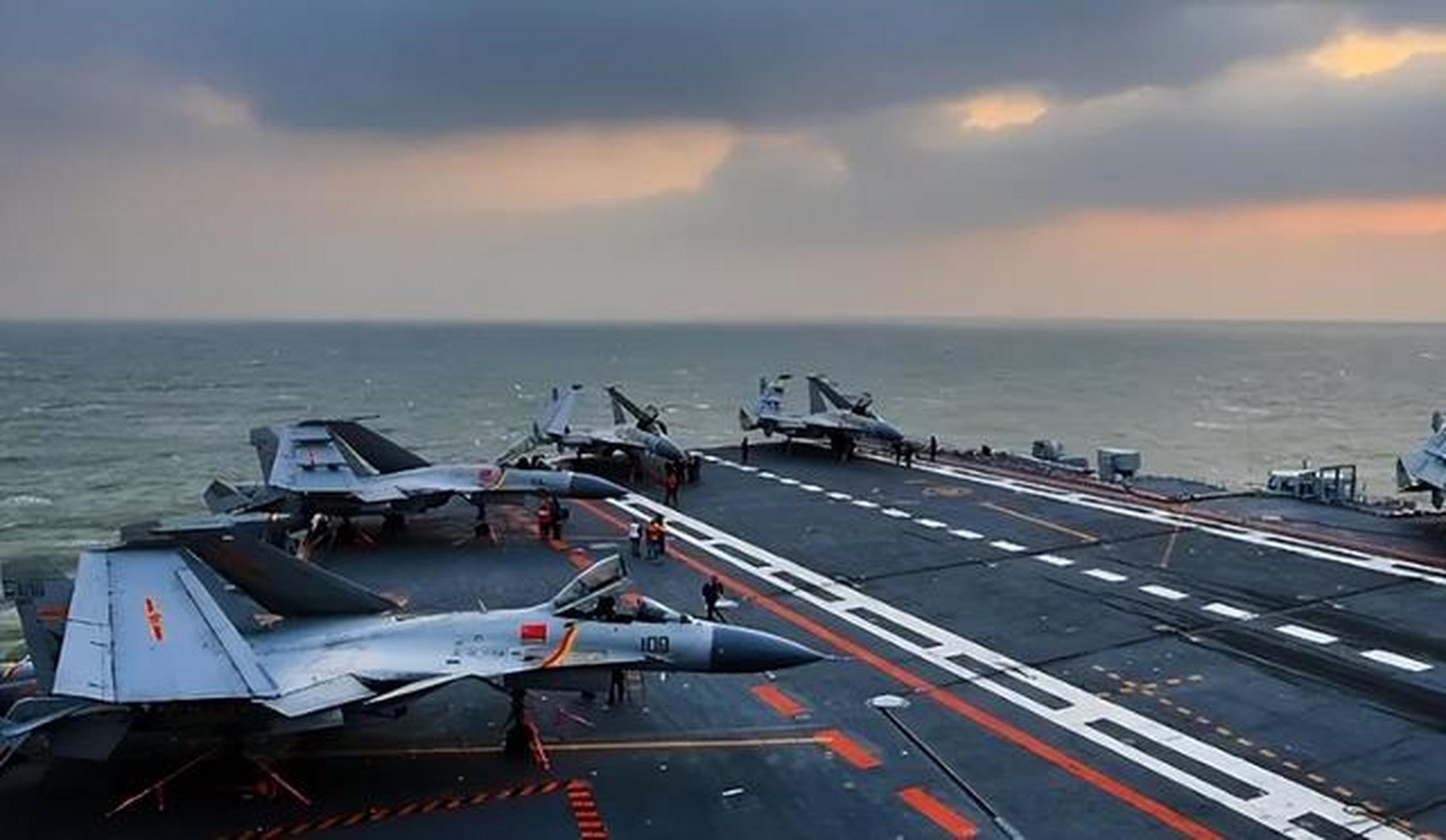 004航母大概率还是常规动力不会上核动力,从我国军备发展小步快跑模式