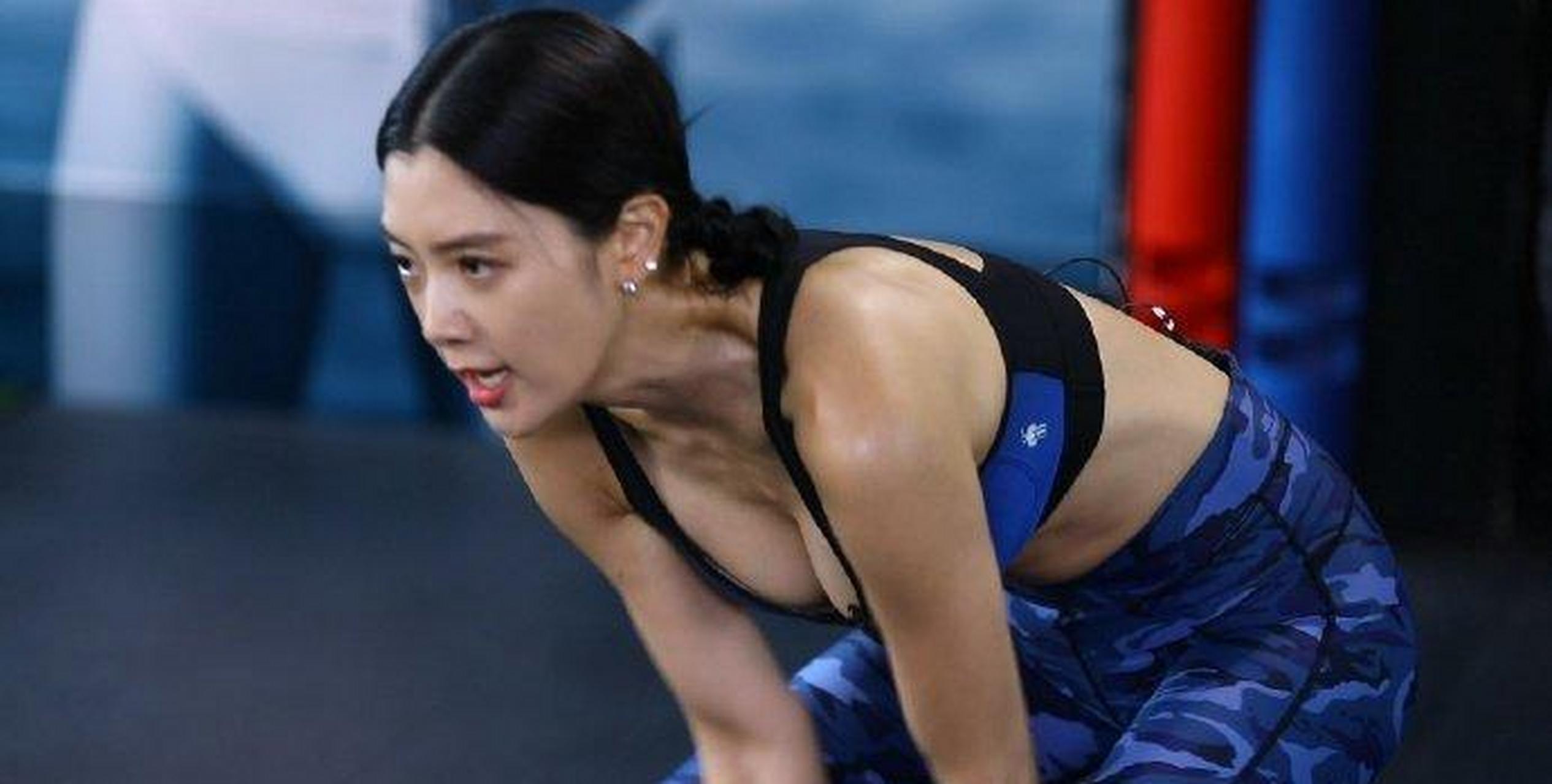 李成敏克拉拉素材