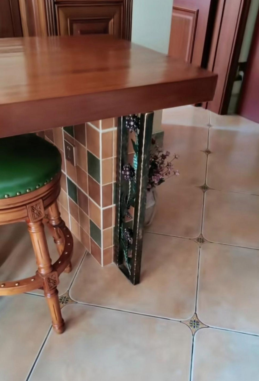 你们喜欢这样砖砌的餐桌吗?看着是不是很结实,这样的其实也不错