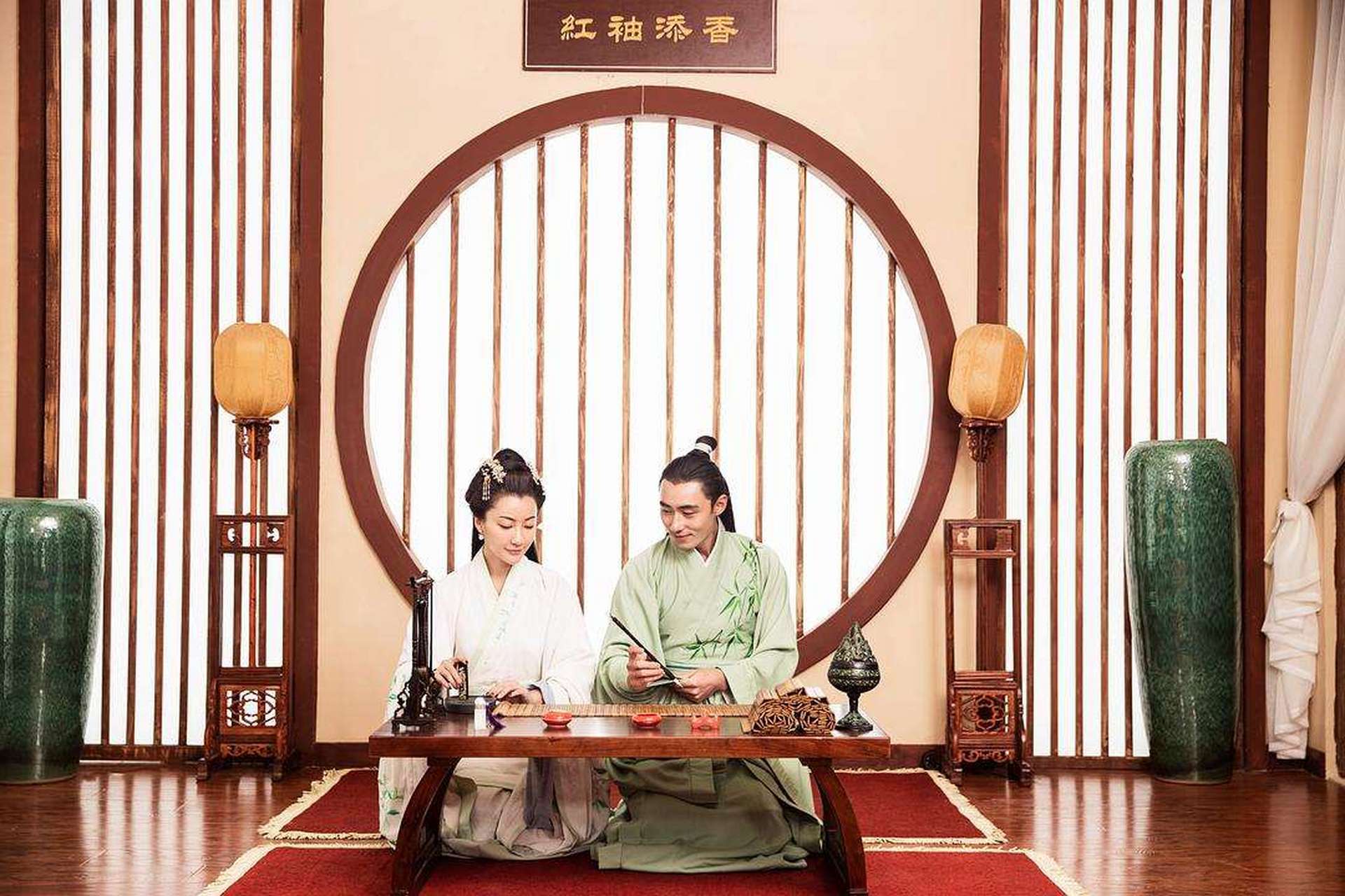 你在深夜读书吗#   都说红袖添香也读书. 谁知夜阑人静读书声.