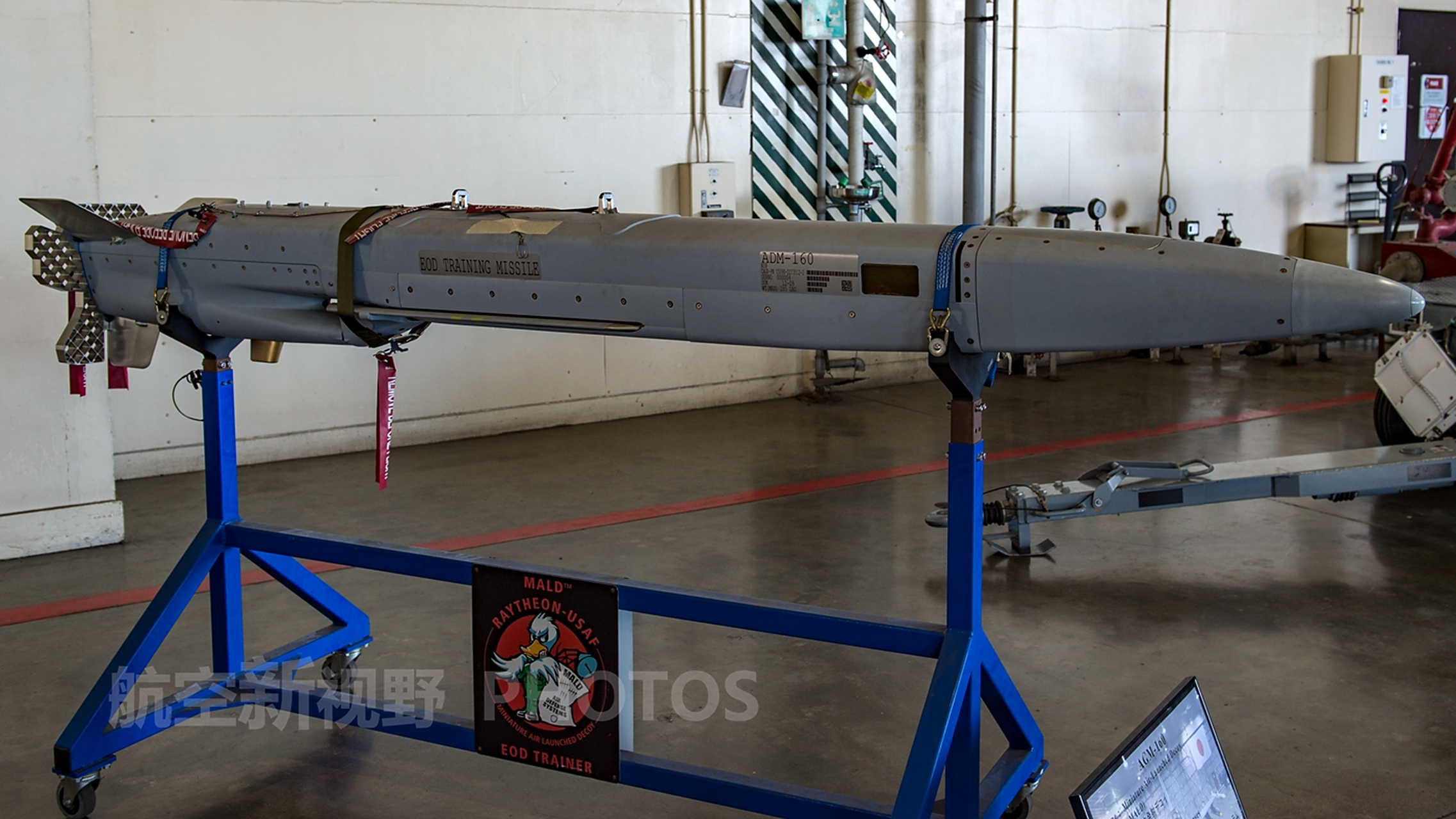 美国空军装备的adm-160 mald空射诱饵系统,这是美军研发的一种"高仿"
