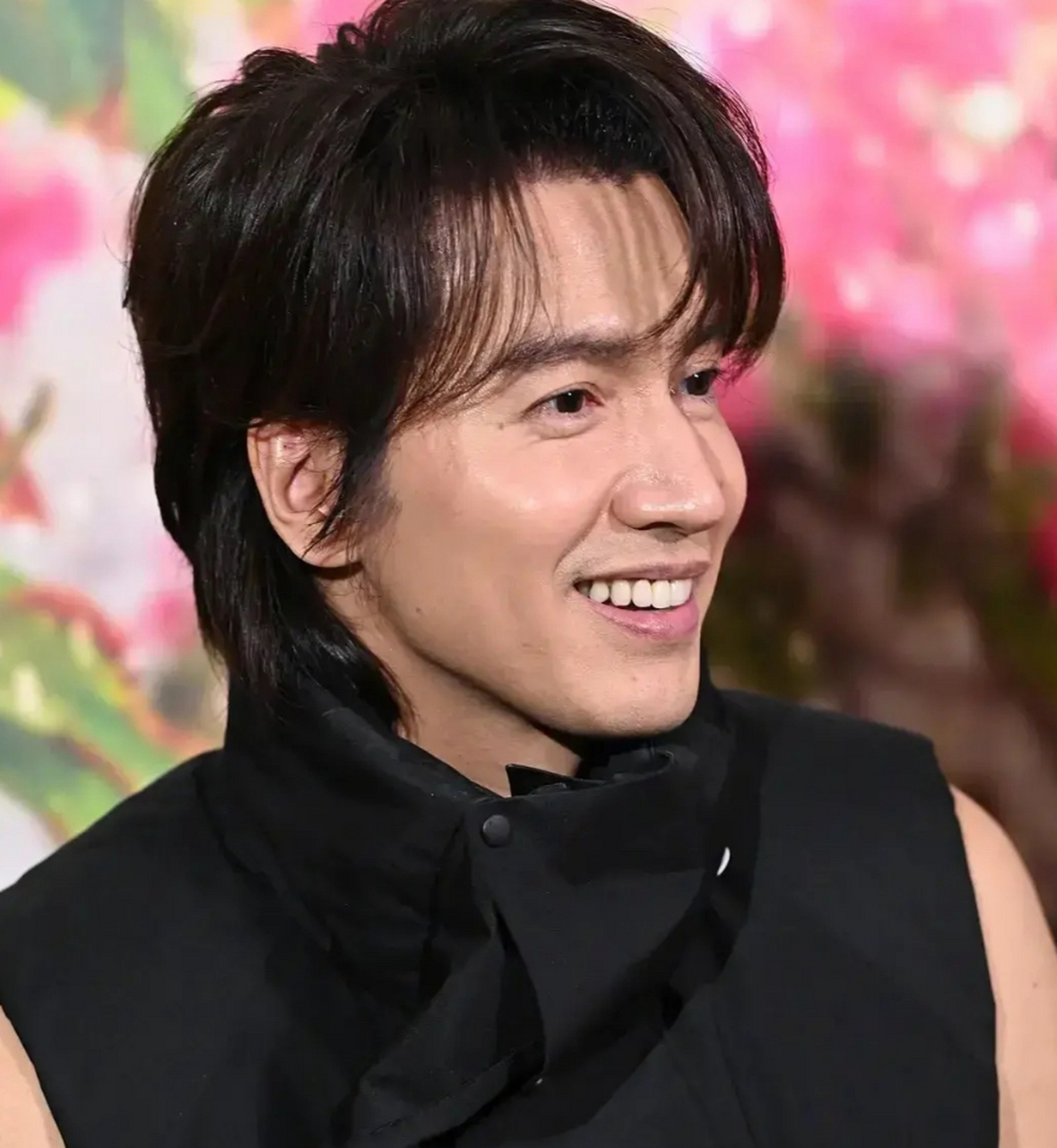 言承旭这发型都用半辈子了吧,这就是保持青春感的秘诀?