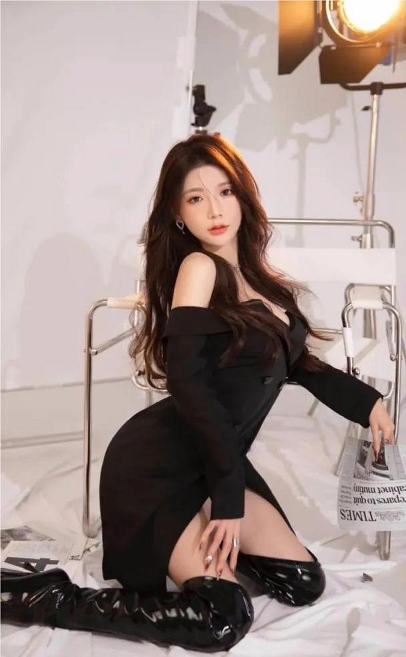姐姐的腿不是腿,塞纳河畔的春水#大长腿美女