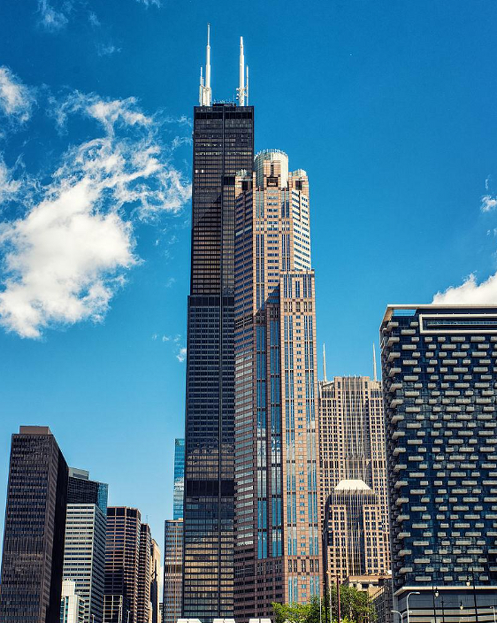 美国高度排名前十的摩天大楼 1,世界贸易中心一号楼:541米.